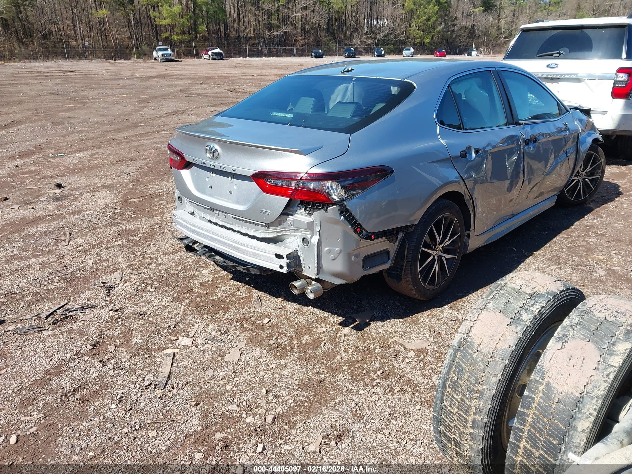 TOYOTA CAMRY image 4