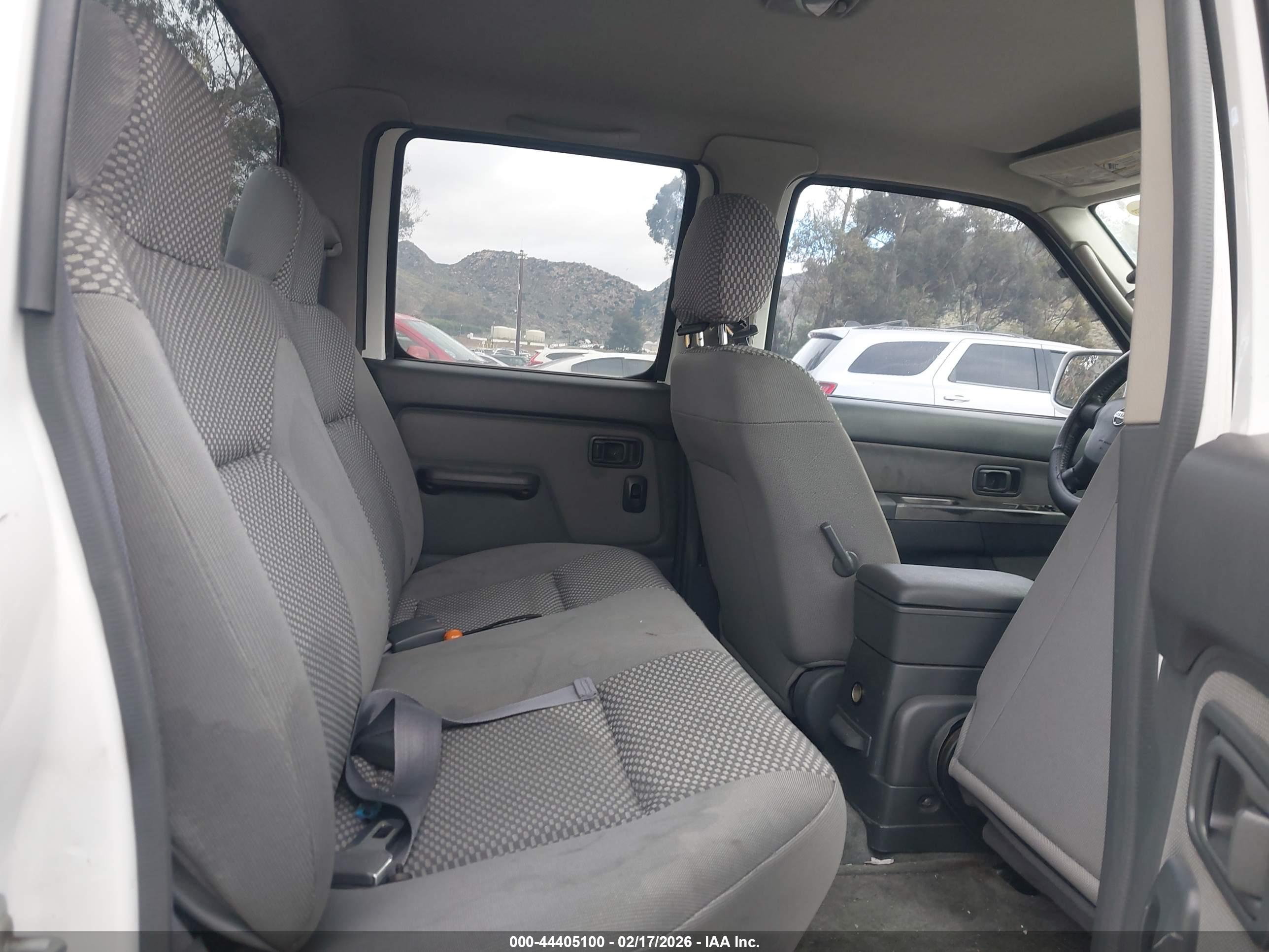 NISSAN FRONTIER image 8