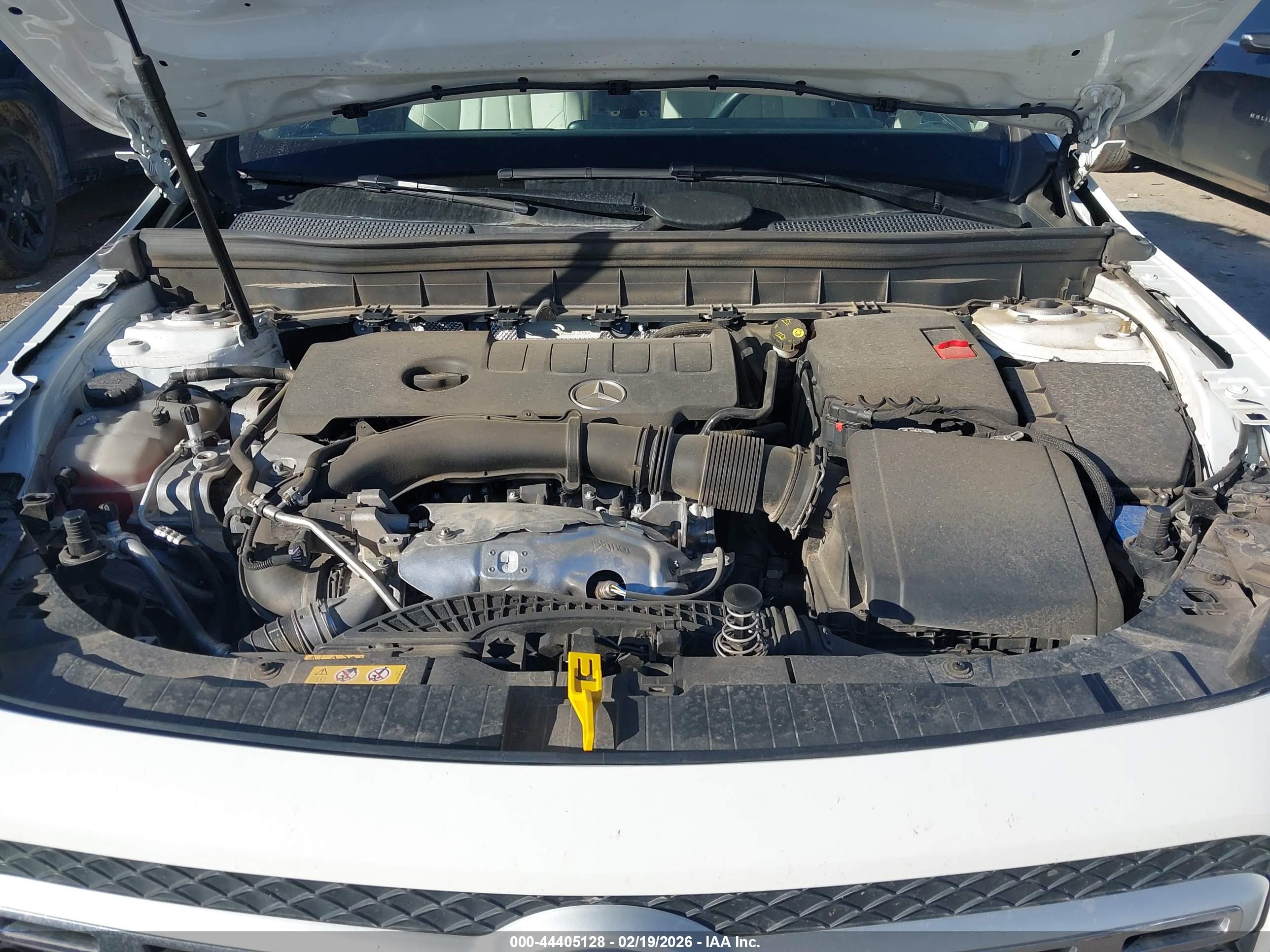 MERCEDES-BENZ GLB image 10