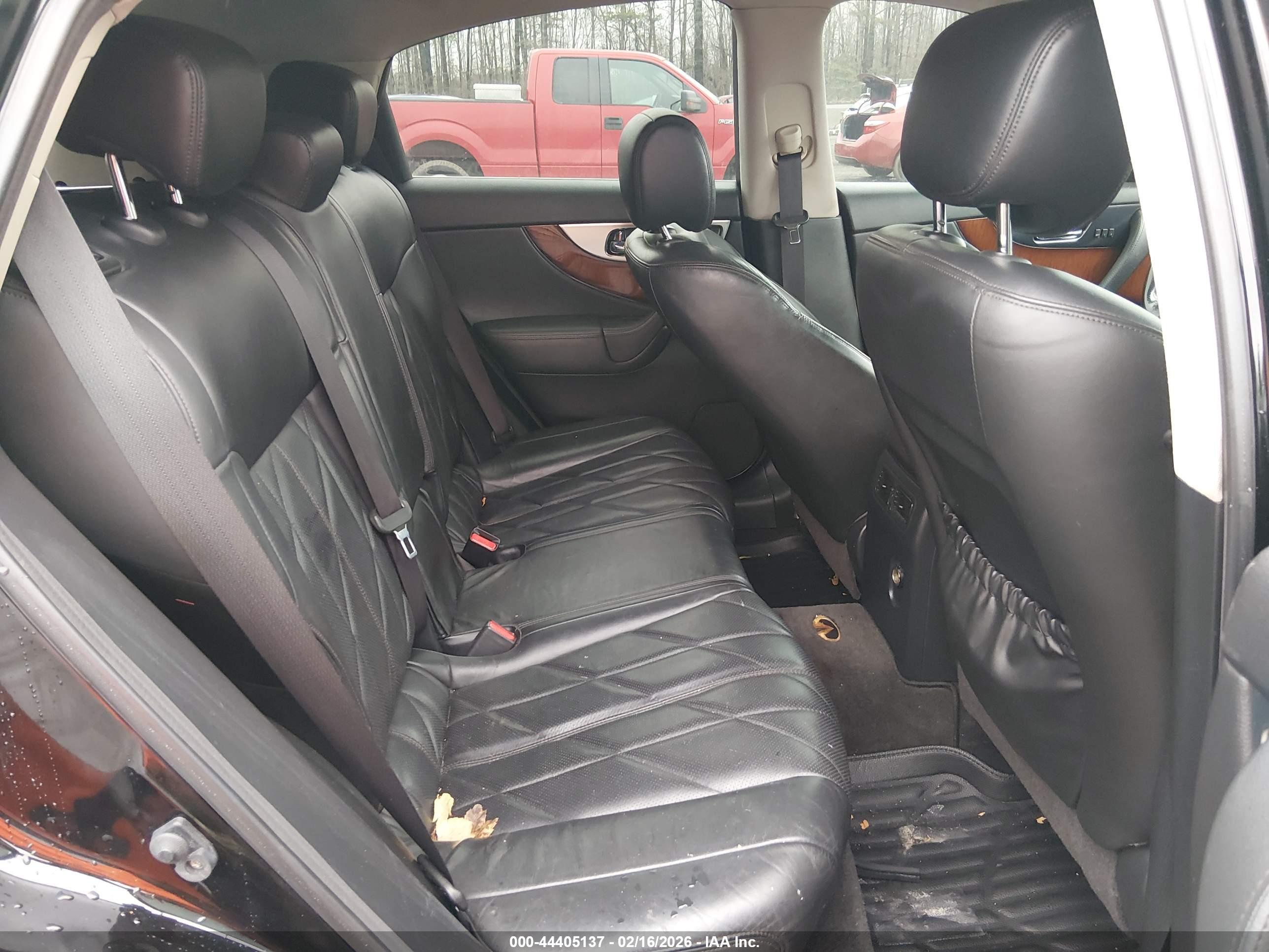 INFINITI FX35 image 8