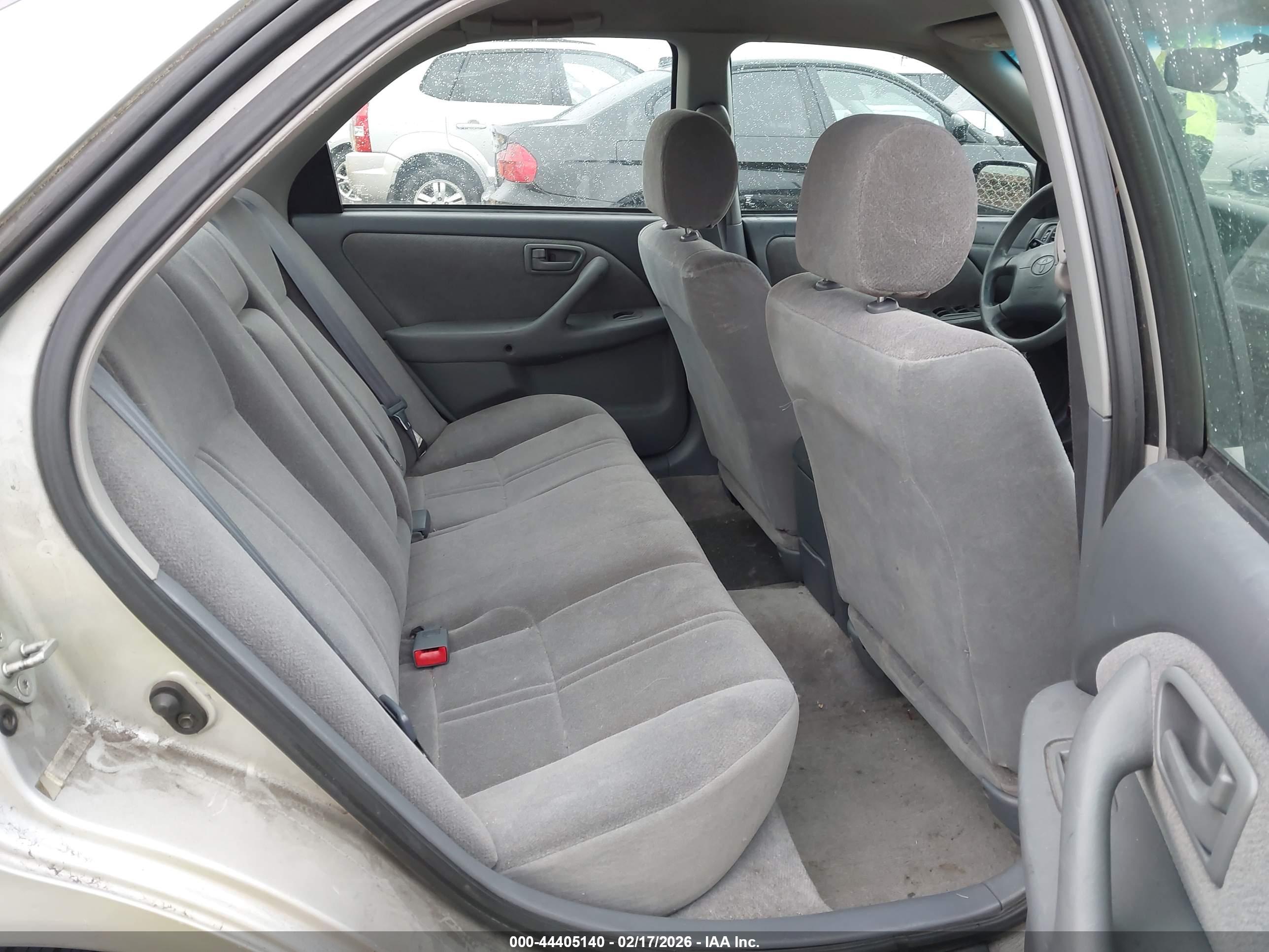 TOYOTA CAMRY image 8