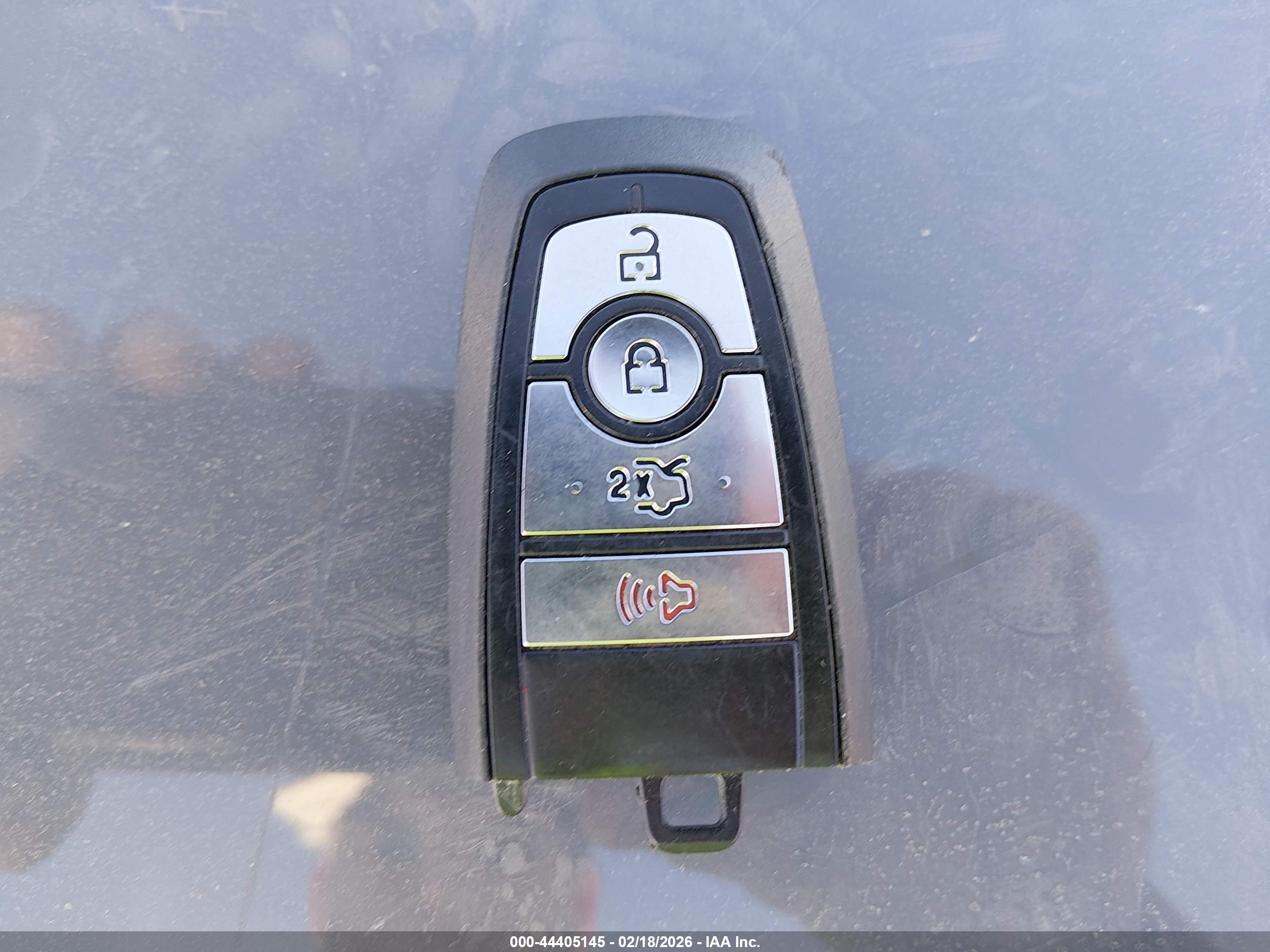 FORD FUSION image 11