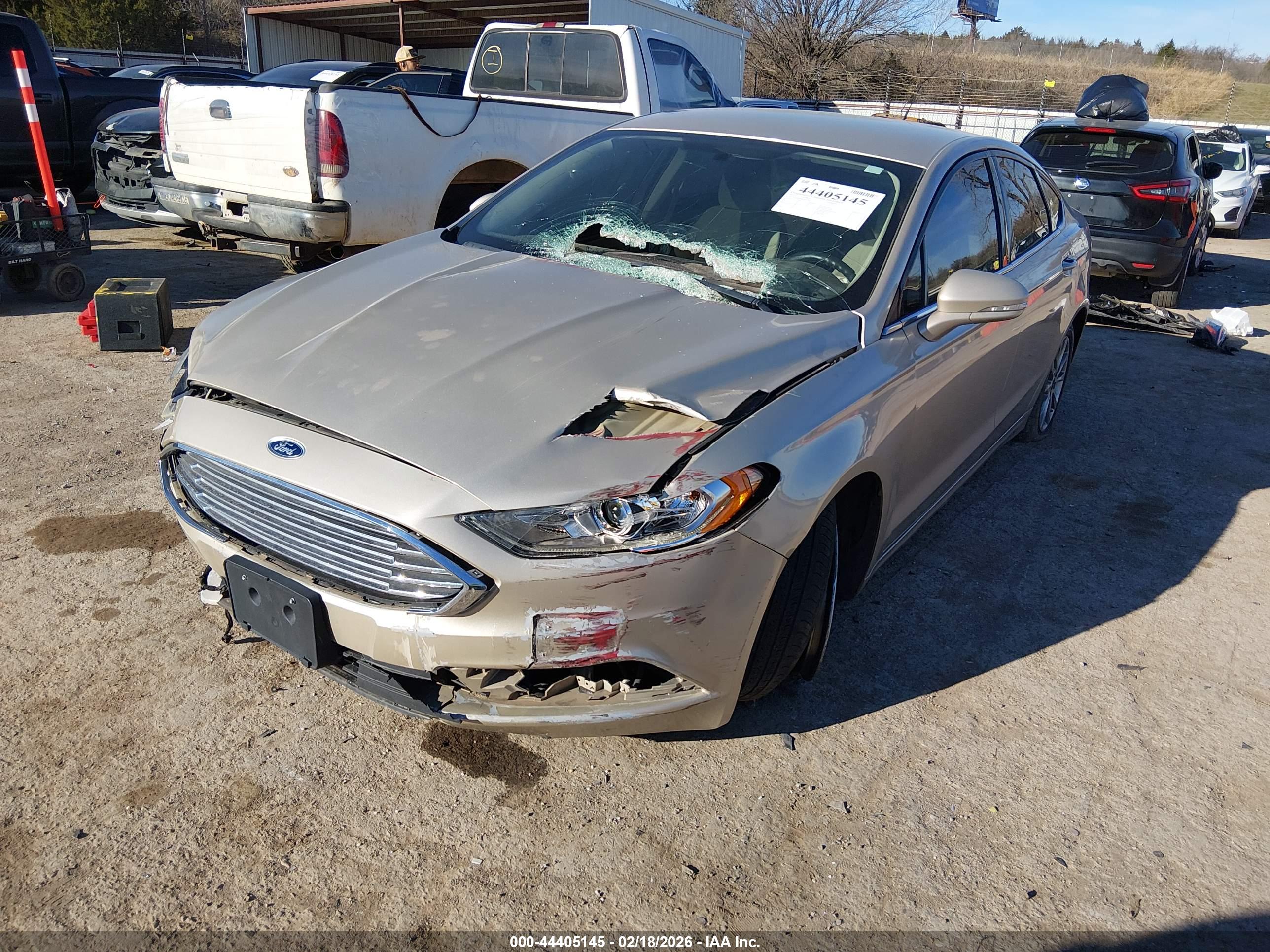 FORD FUSION image 2