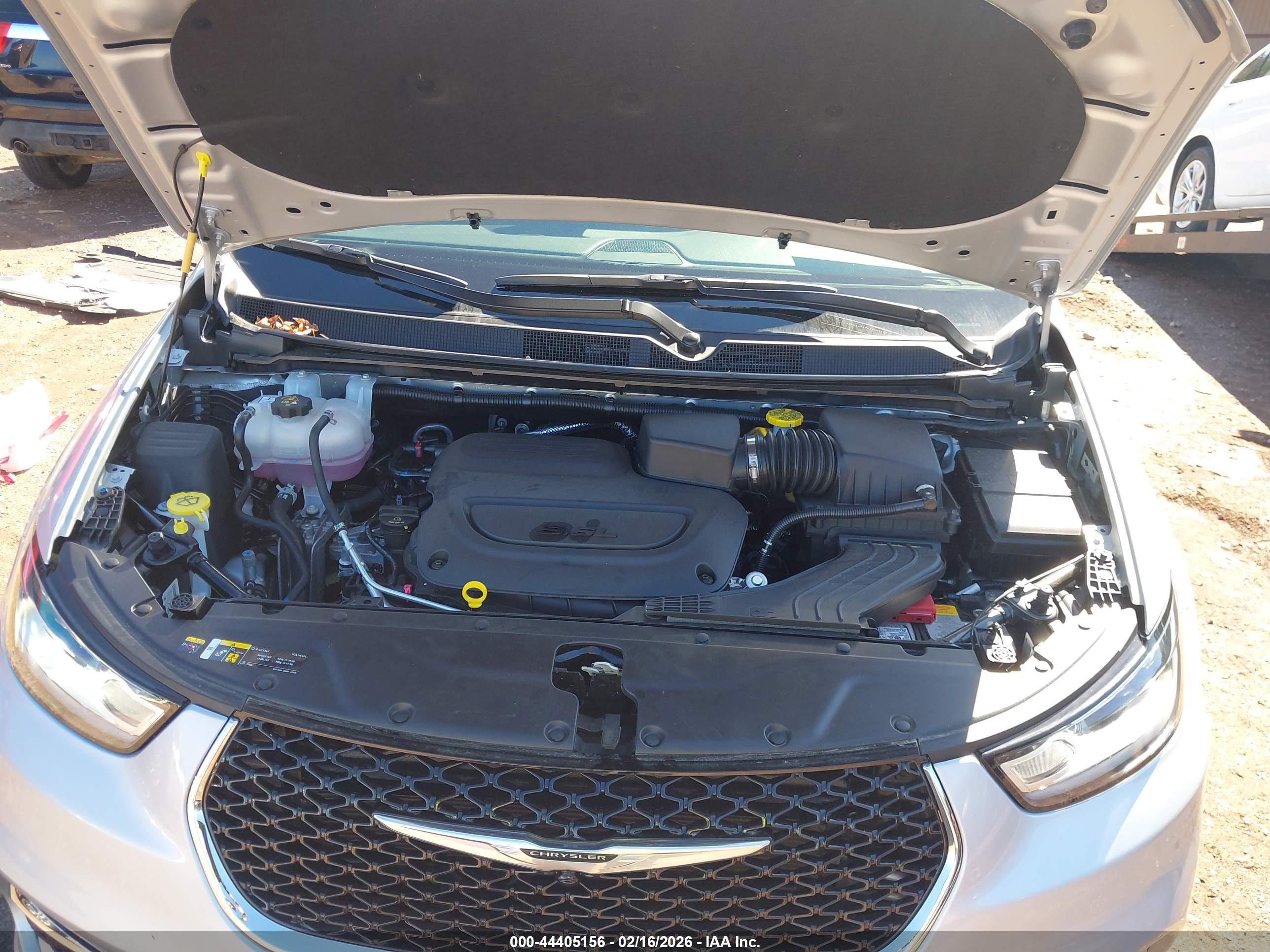 CHRYSLER PACIFICA image 10