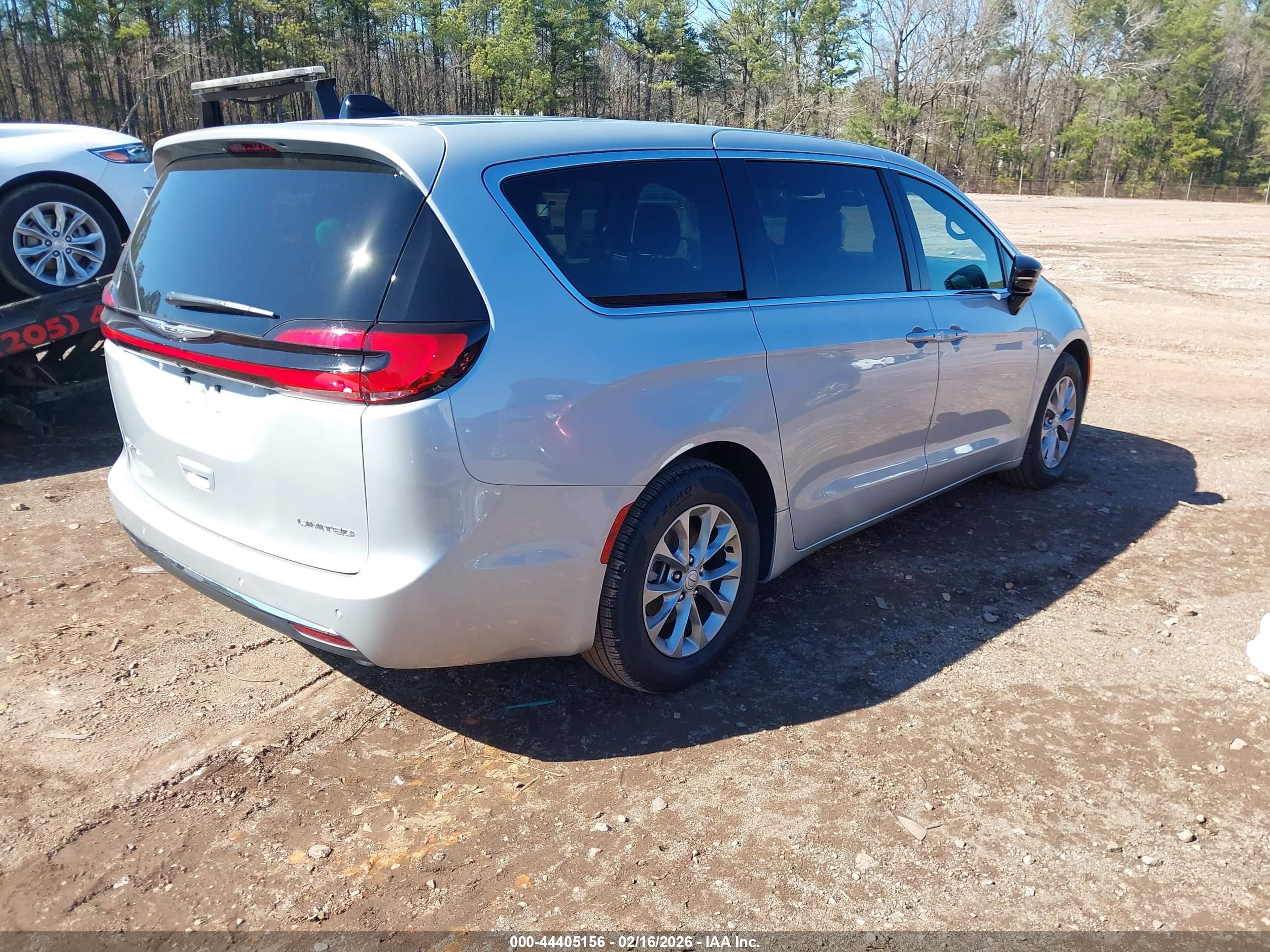 CHRYSLER PACIFICA image 4
