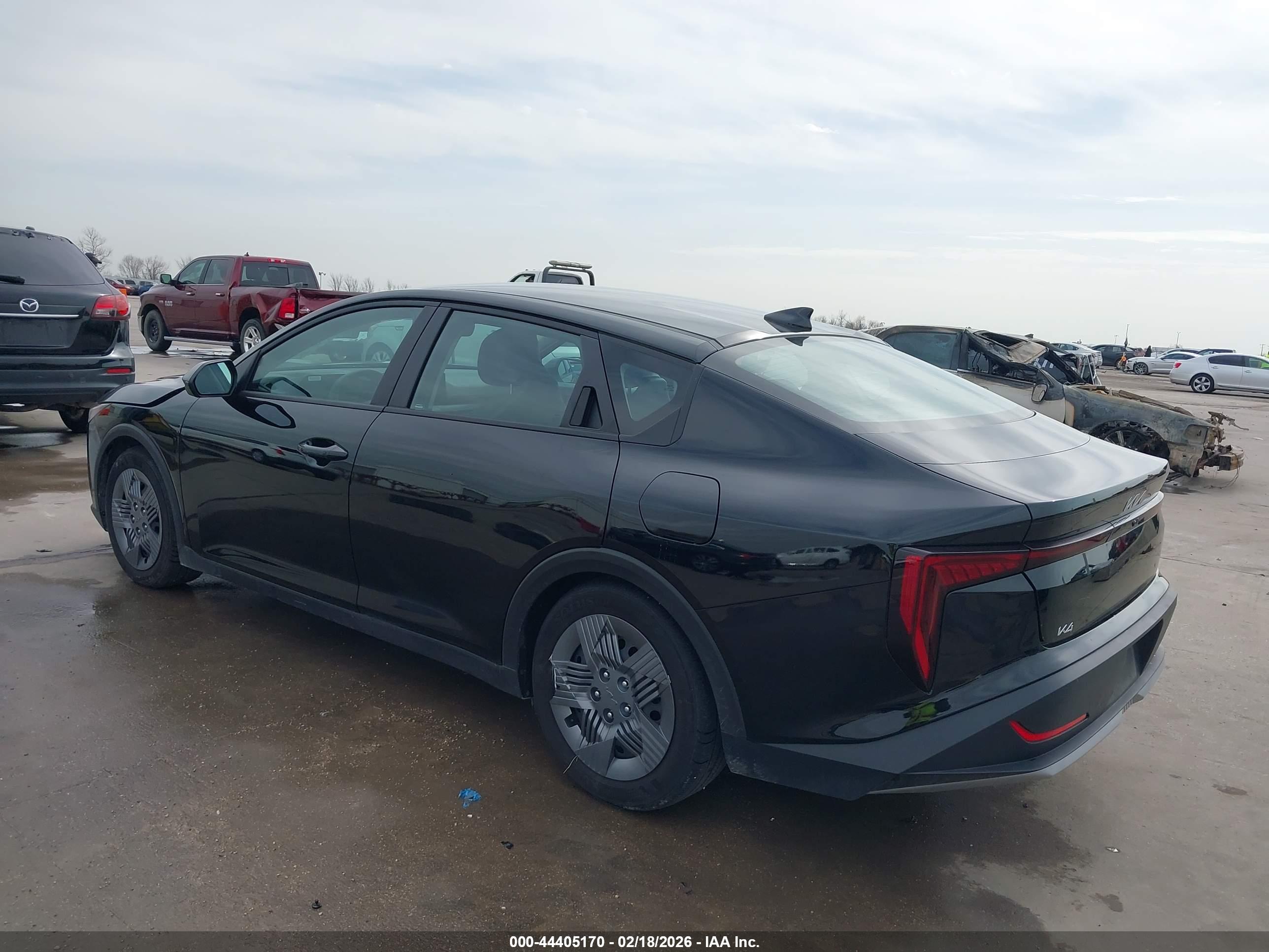 KIA K4 image 3