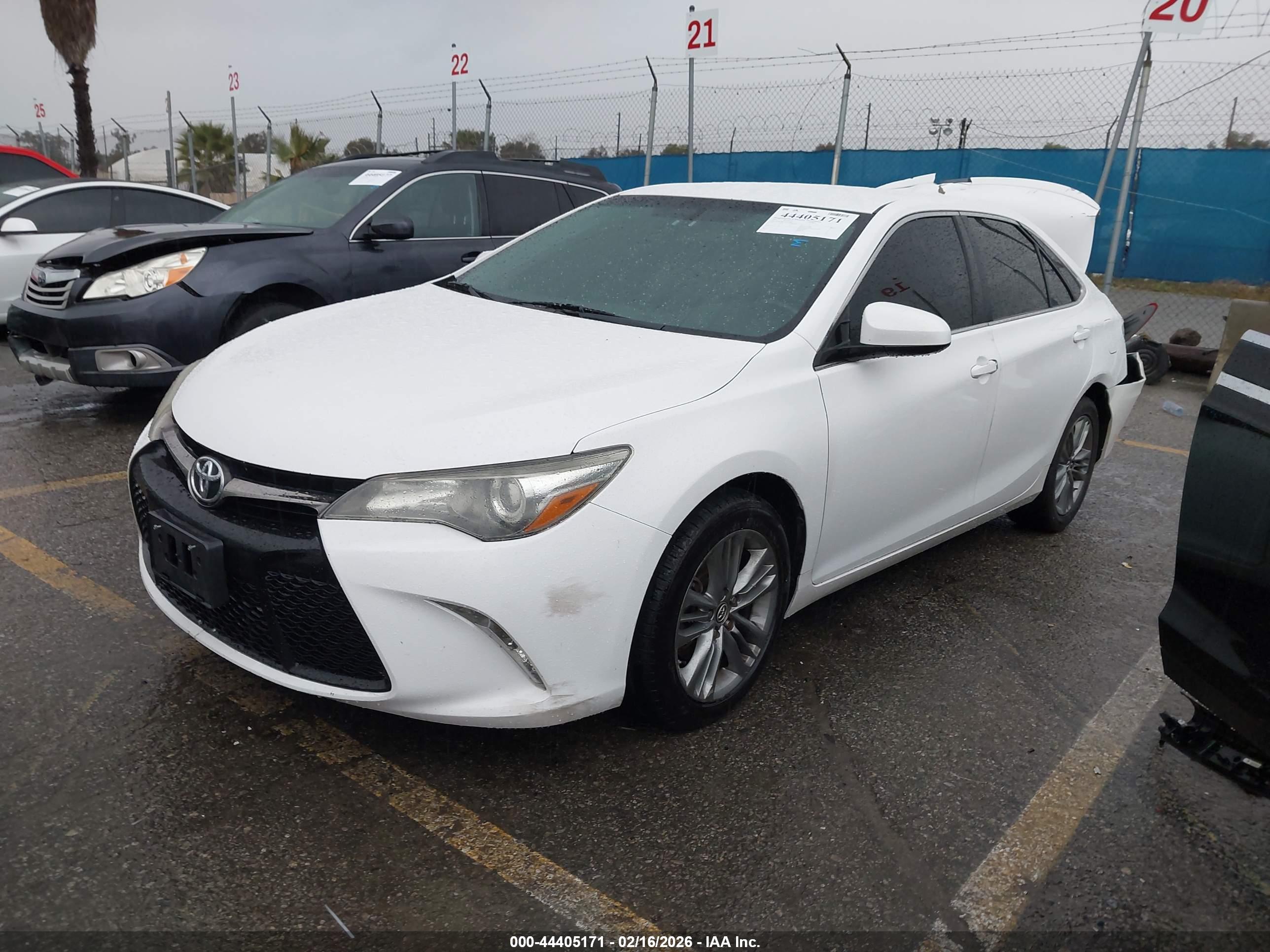 TOYOTA CAMRY image 2