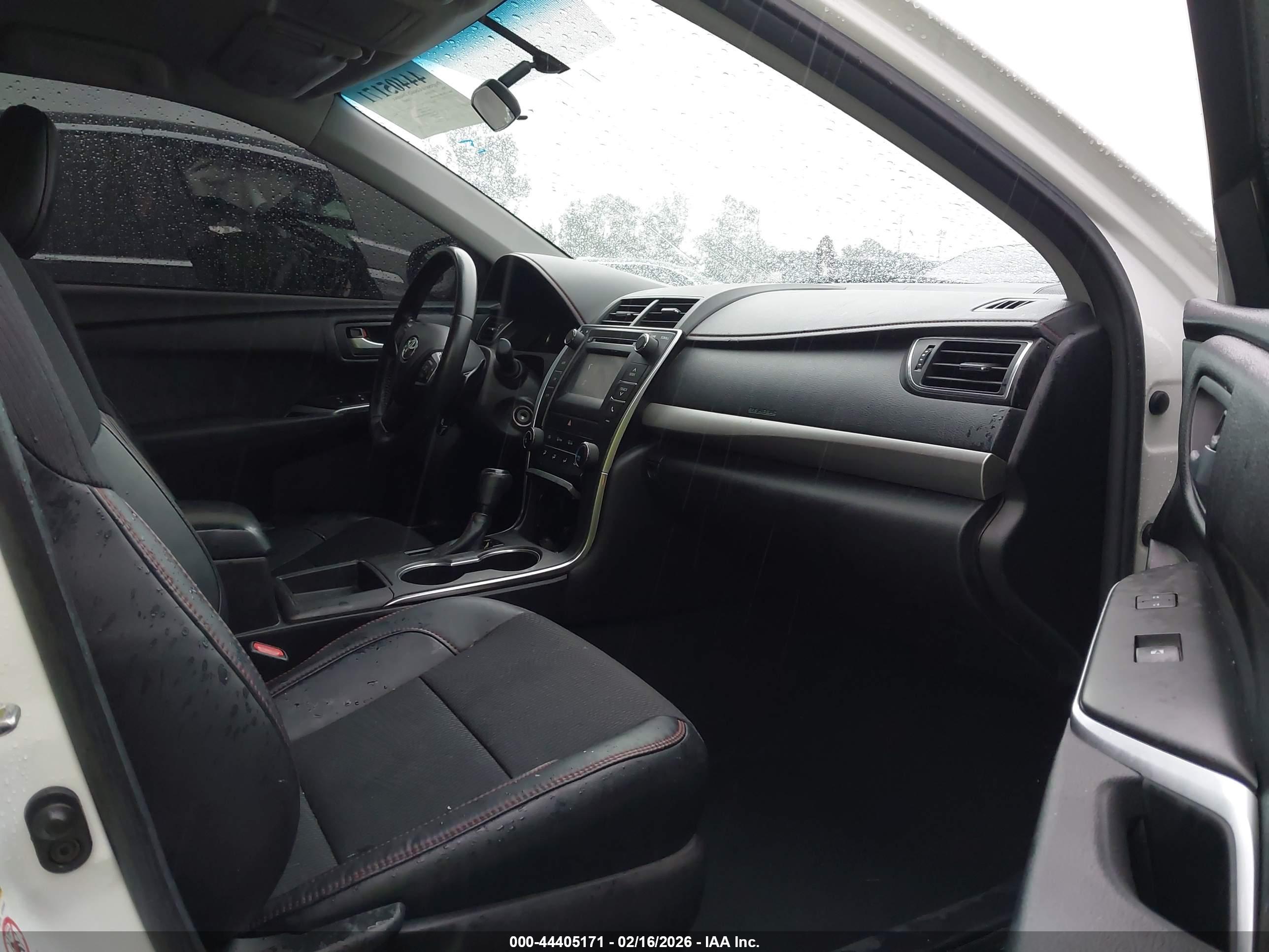 TOYOTA CAMRY image 5