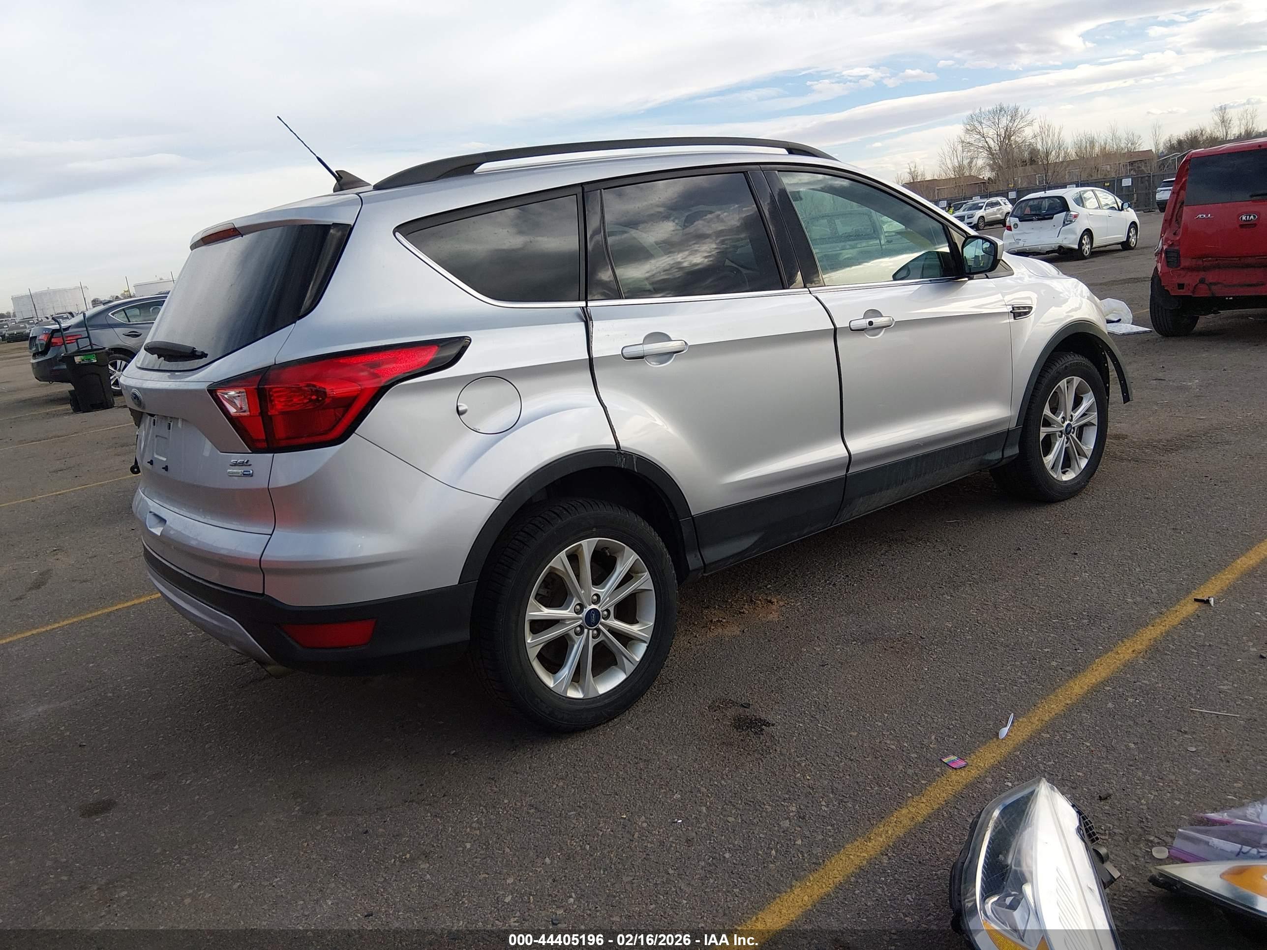 FORD ESCAPE image 4