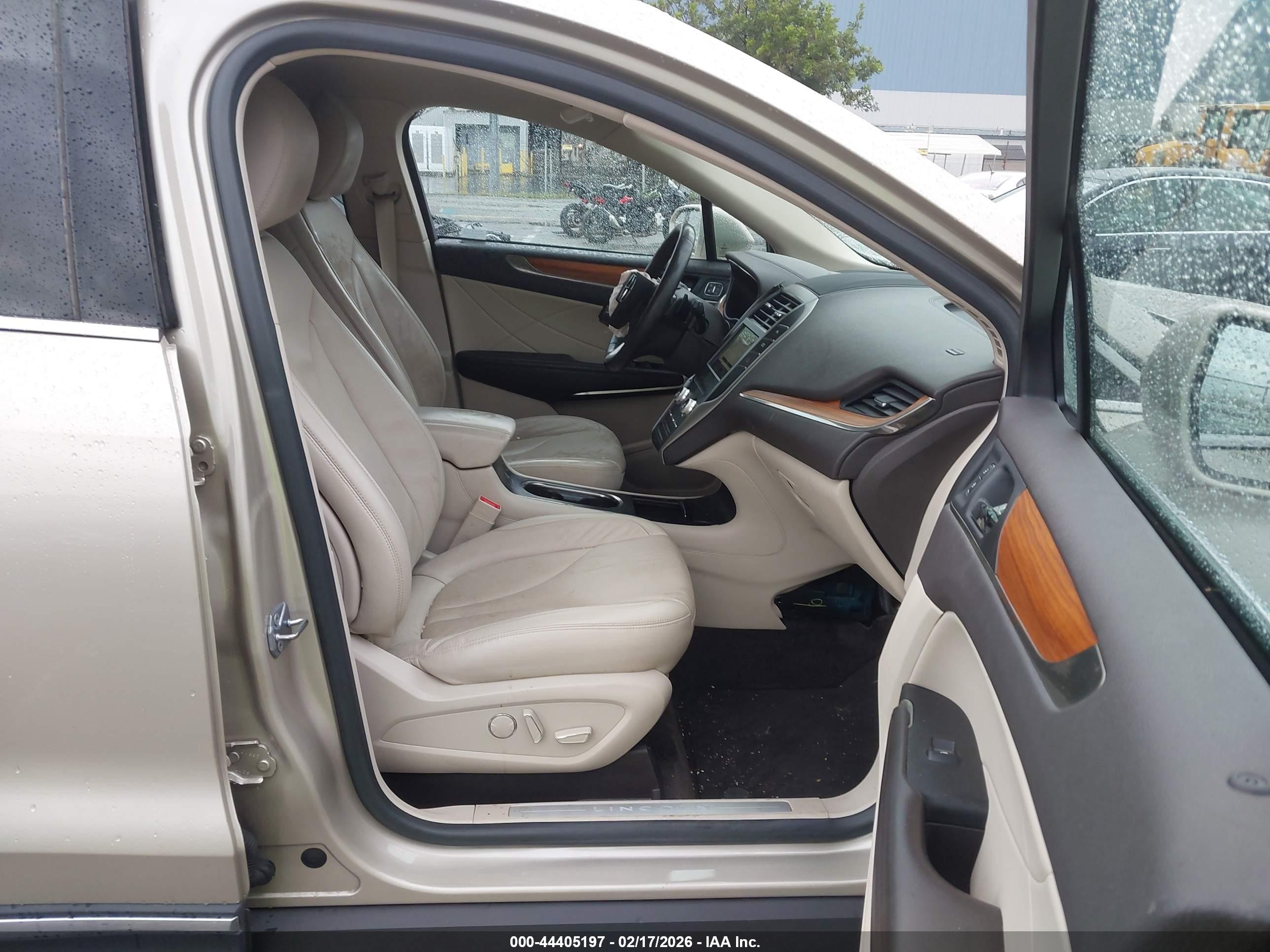 LINCOLN MKC image 5