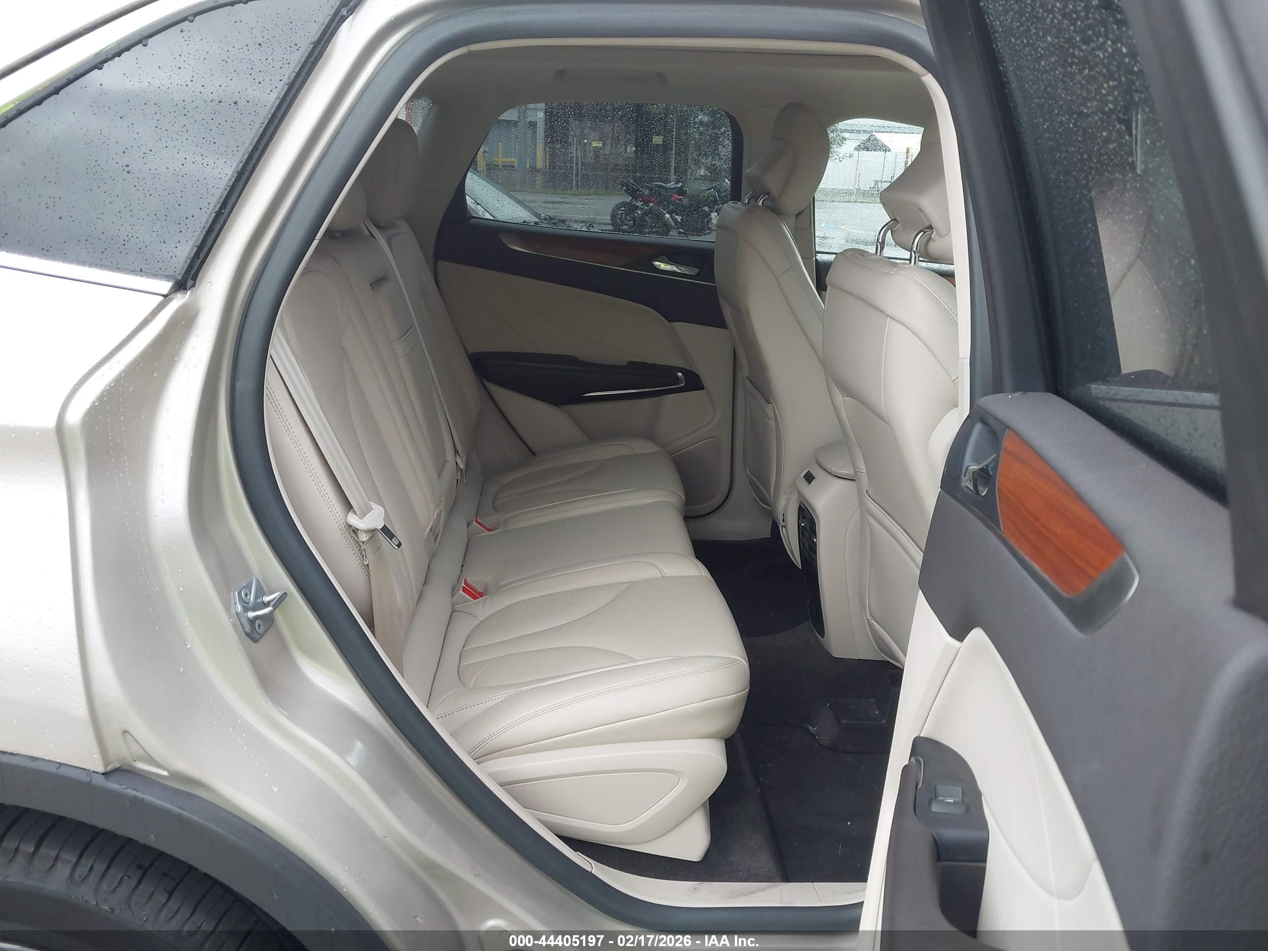LINCOLN MKC image 8