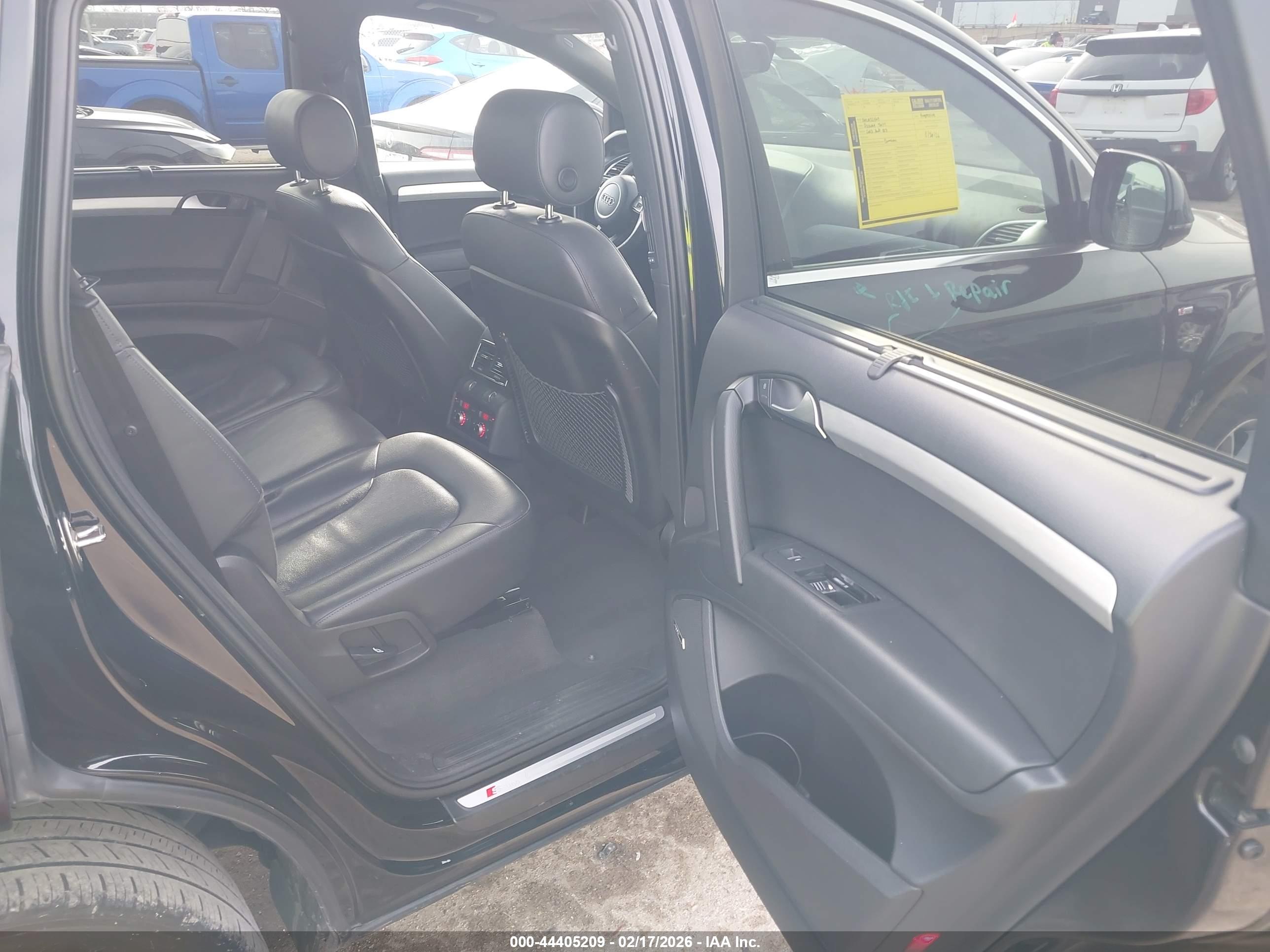 AUDI Q7 image 8