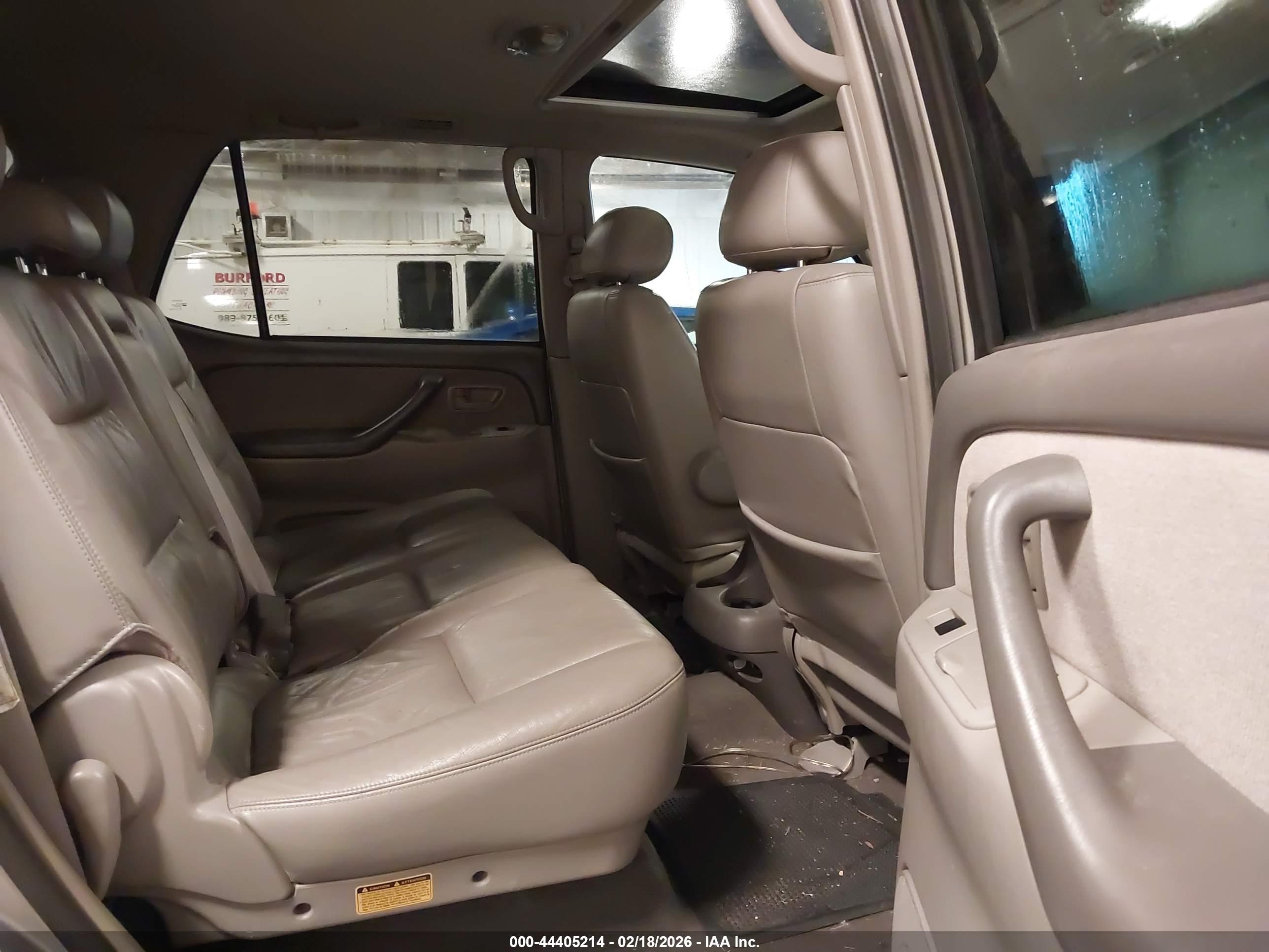 TOYOTA SEQUOIA image 8