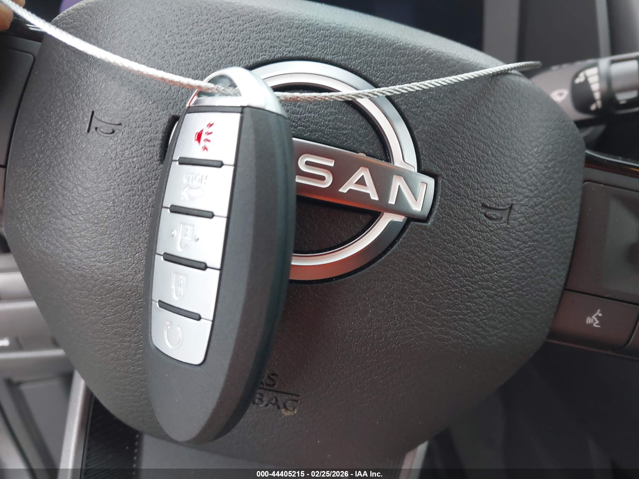 NISSAN ROGUE image 11