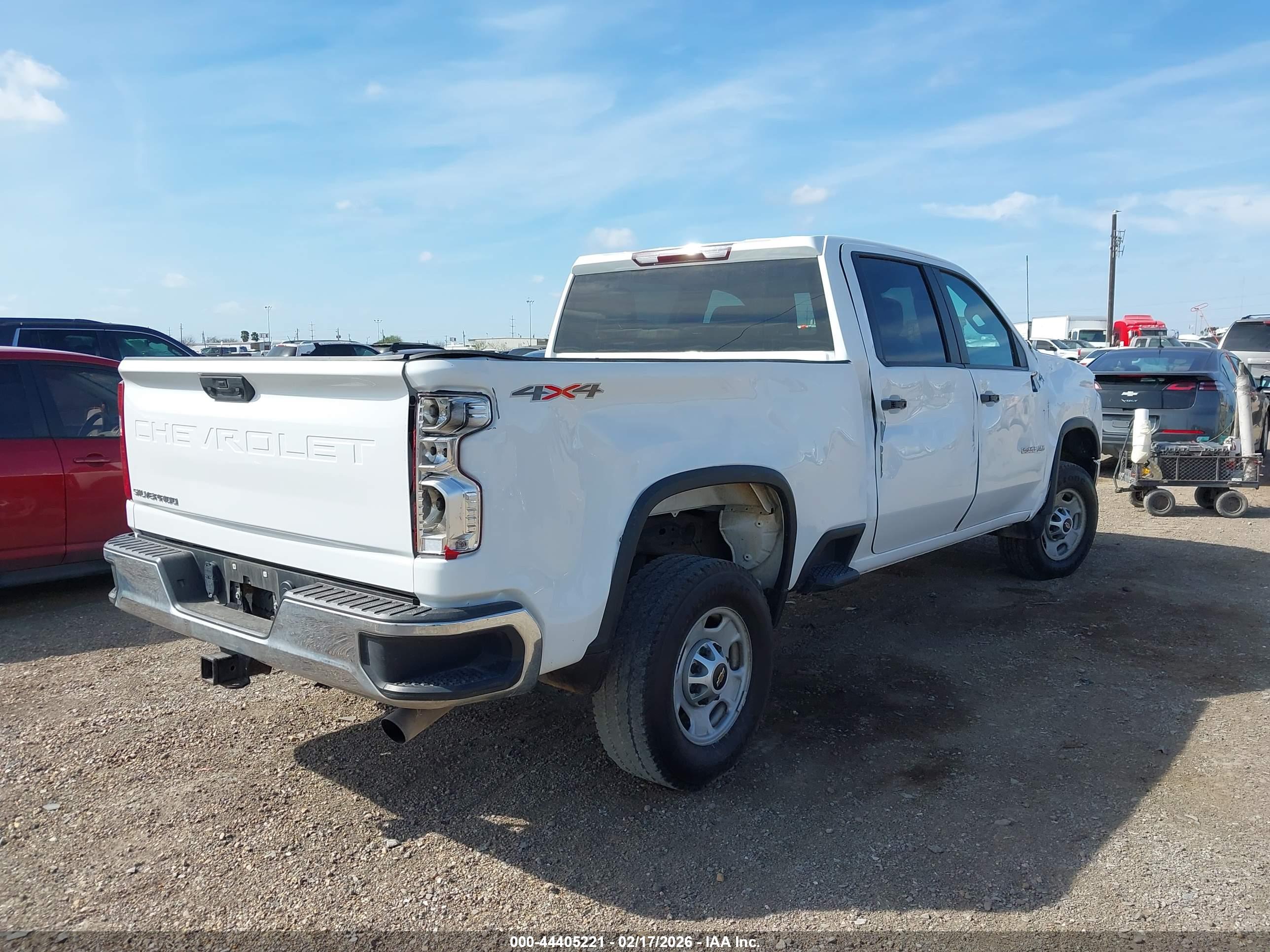CHEVROLET SILVERADO image 4