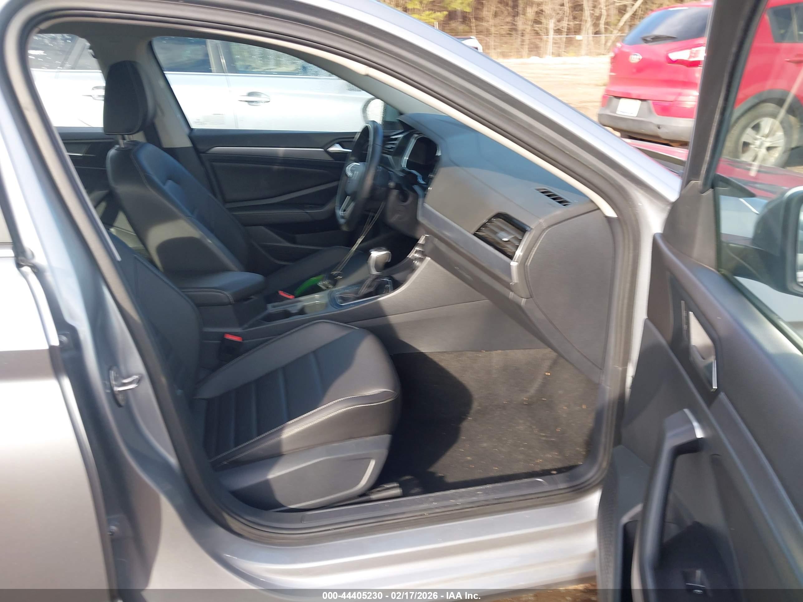 VOLKSWAGEN JETTA image 5