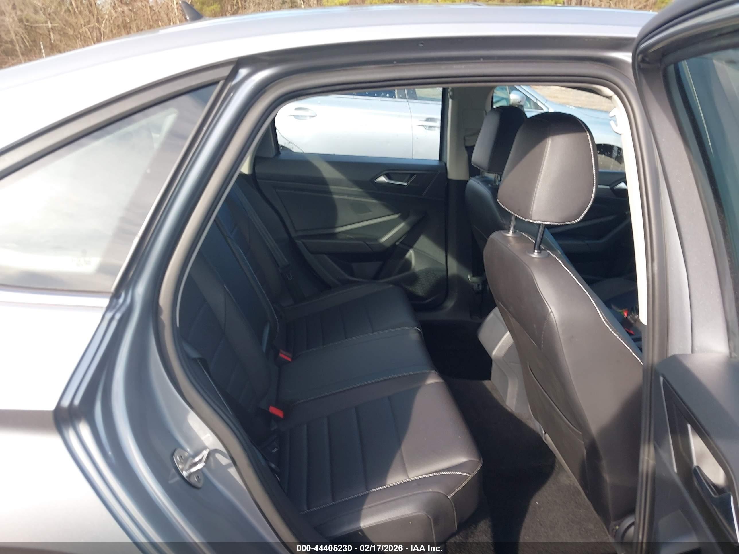 VOLKSWAGEN JETTA image 8