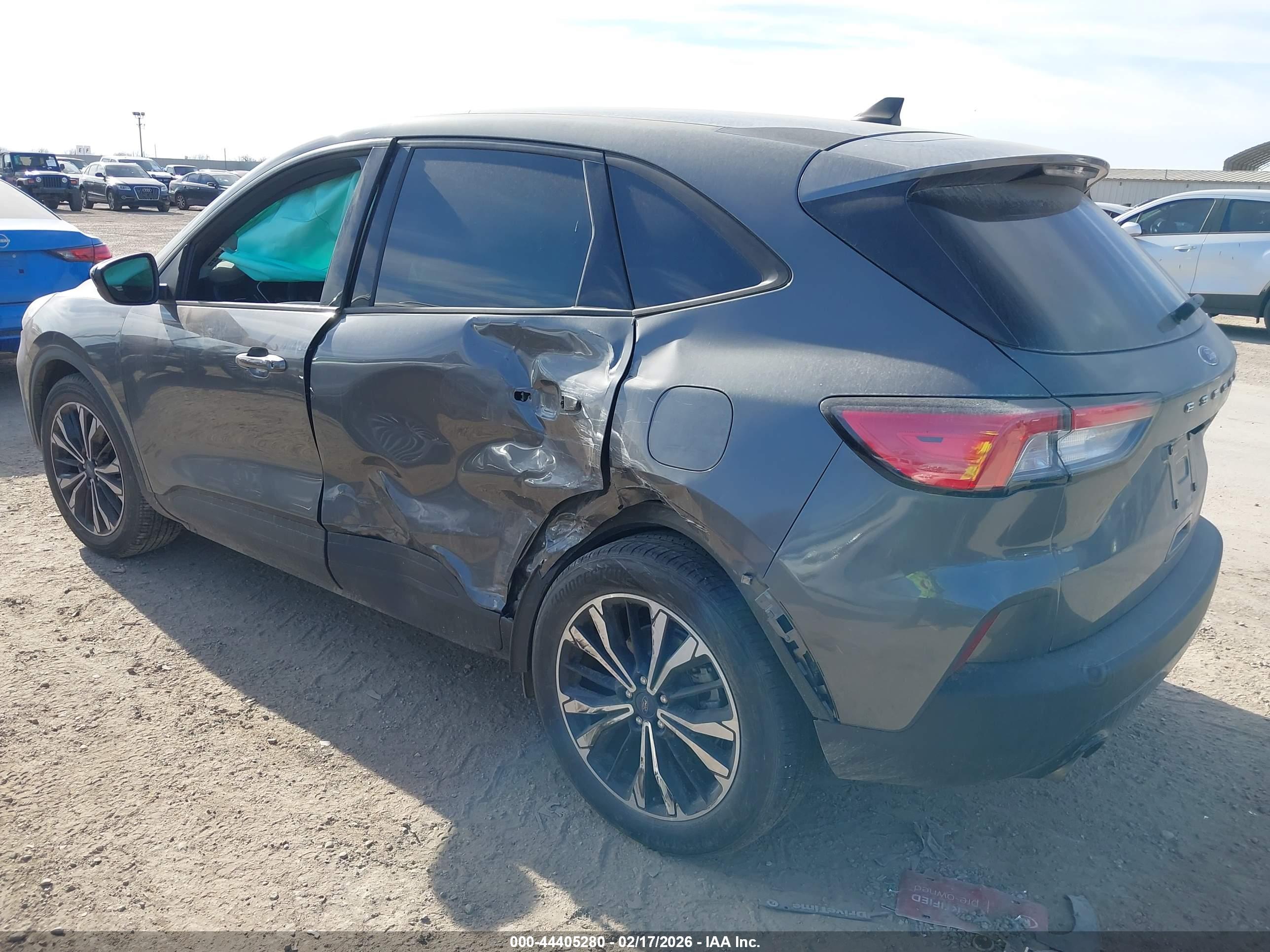 FORD ESCAPE image 3