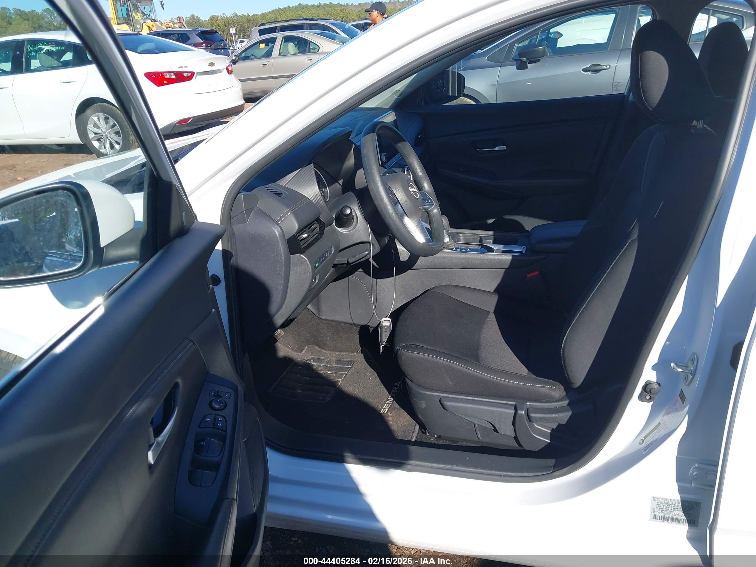 NISSAN SENTRA image 5