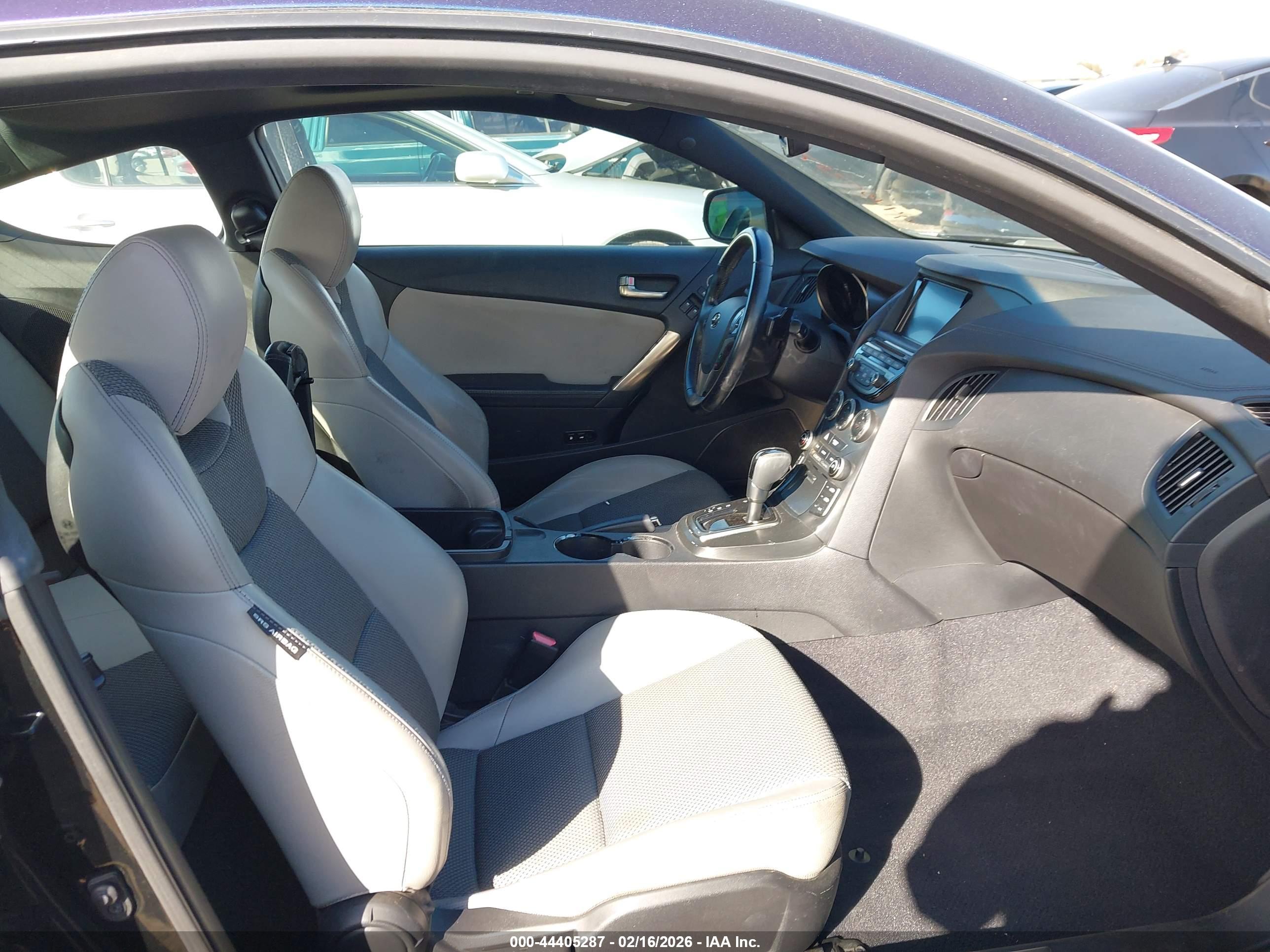 HYUNDAI GENESIS image 5