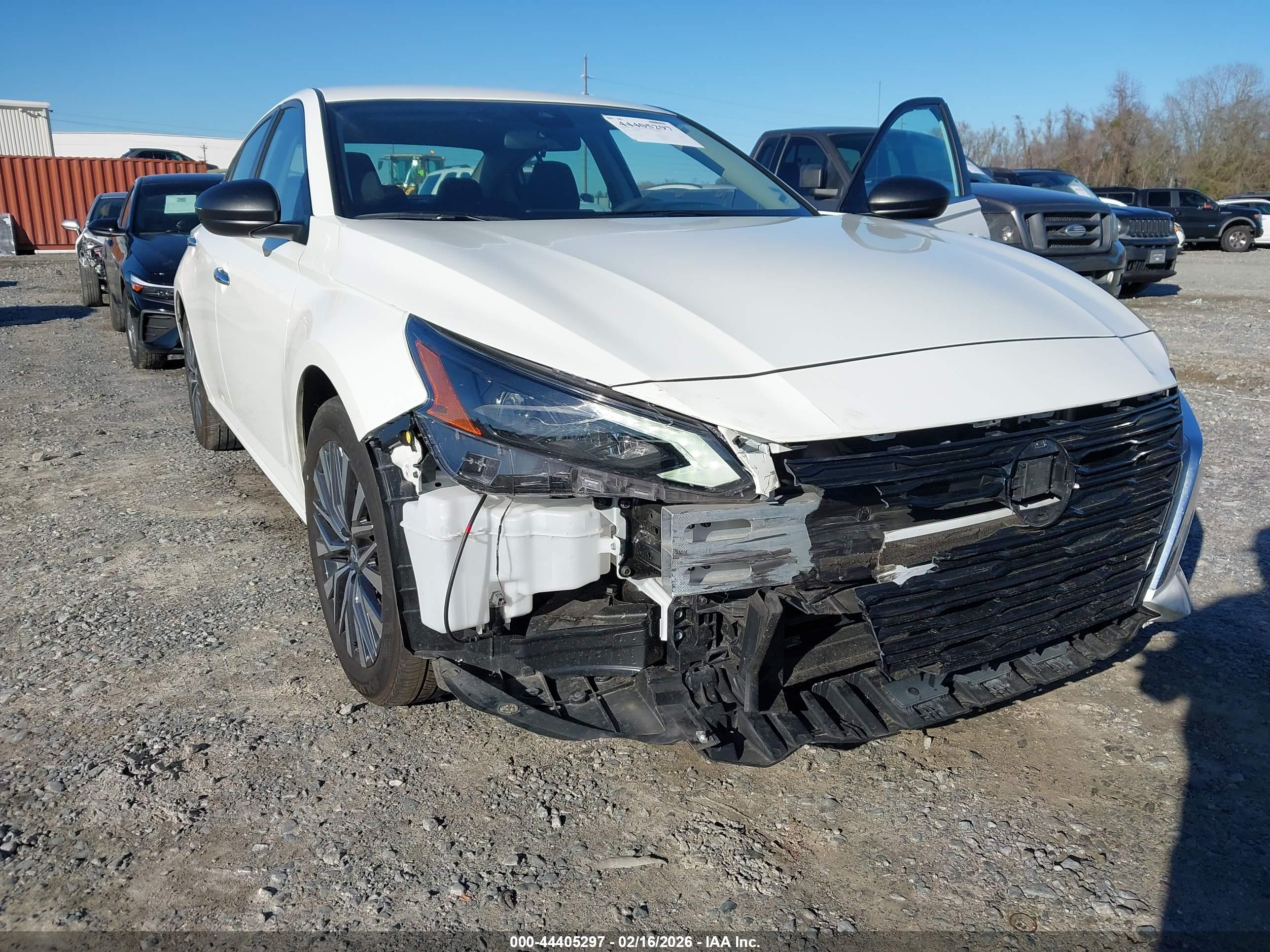 NISSAN ALTIMA image 6
