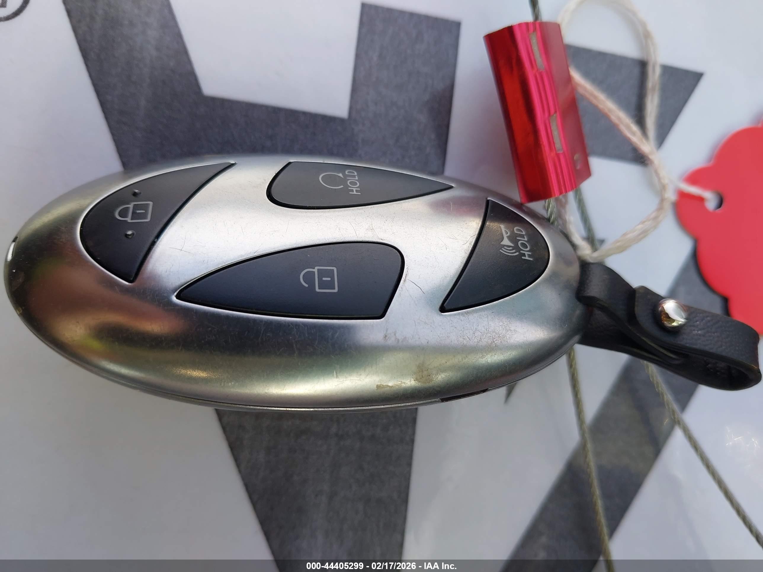 HYUNDAI SANTA image 11