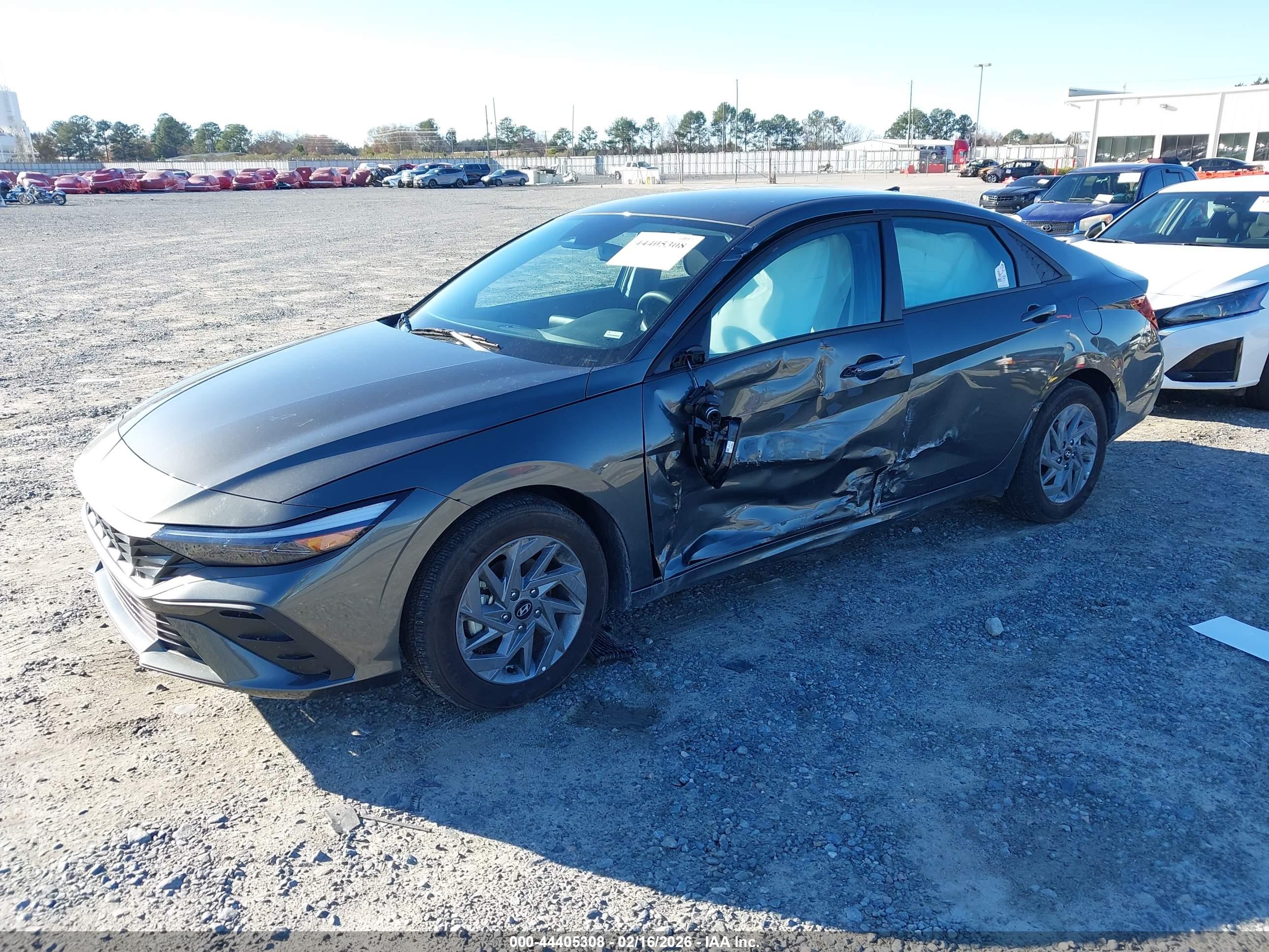 HYUNDAI ELANTRA image 2