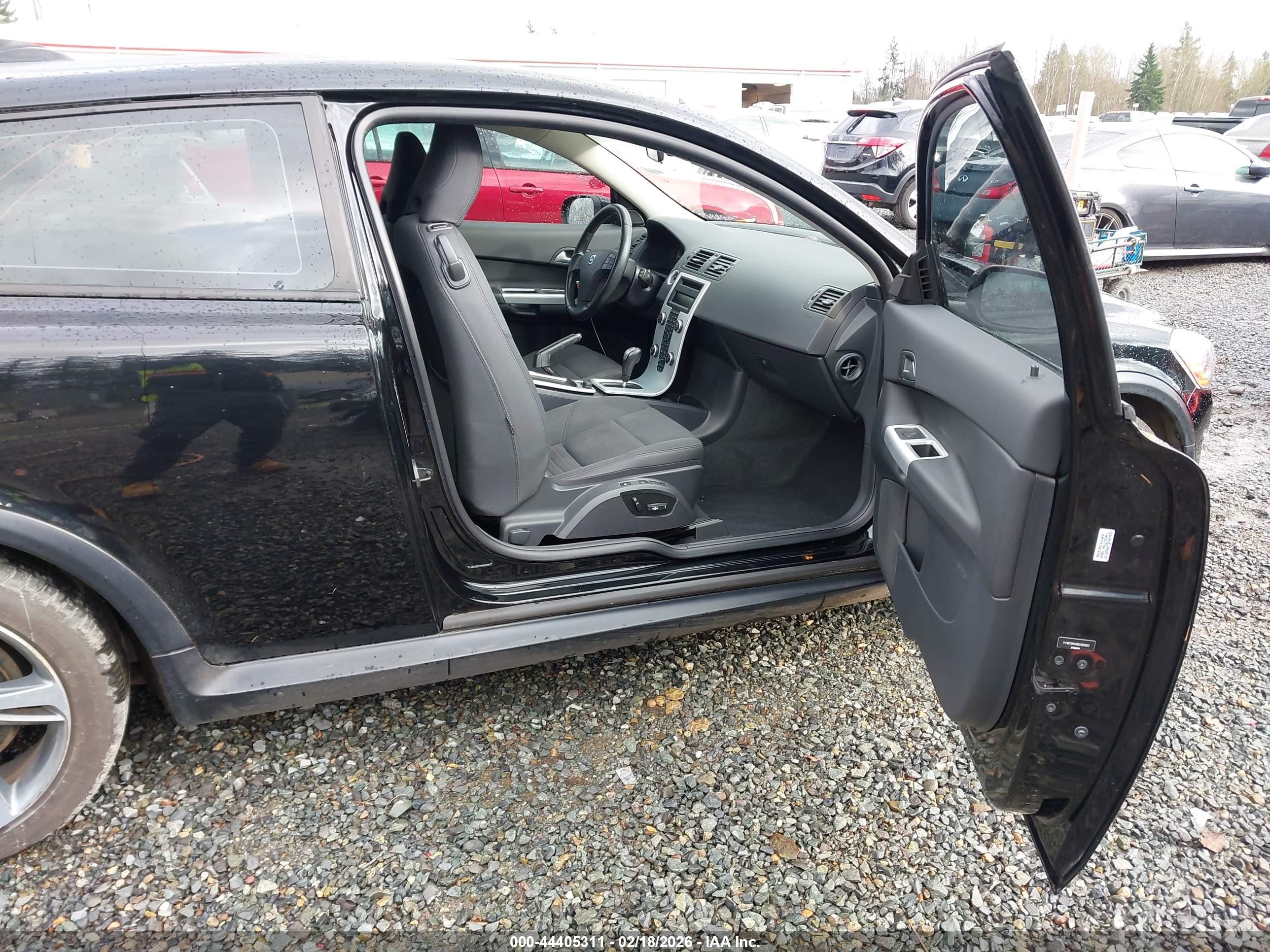 VOLVO C30 image 5