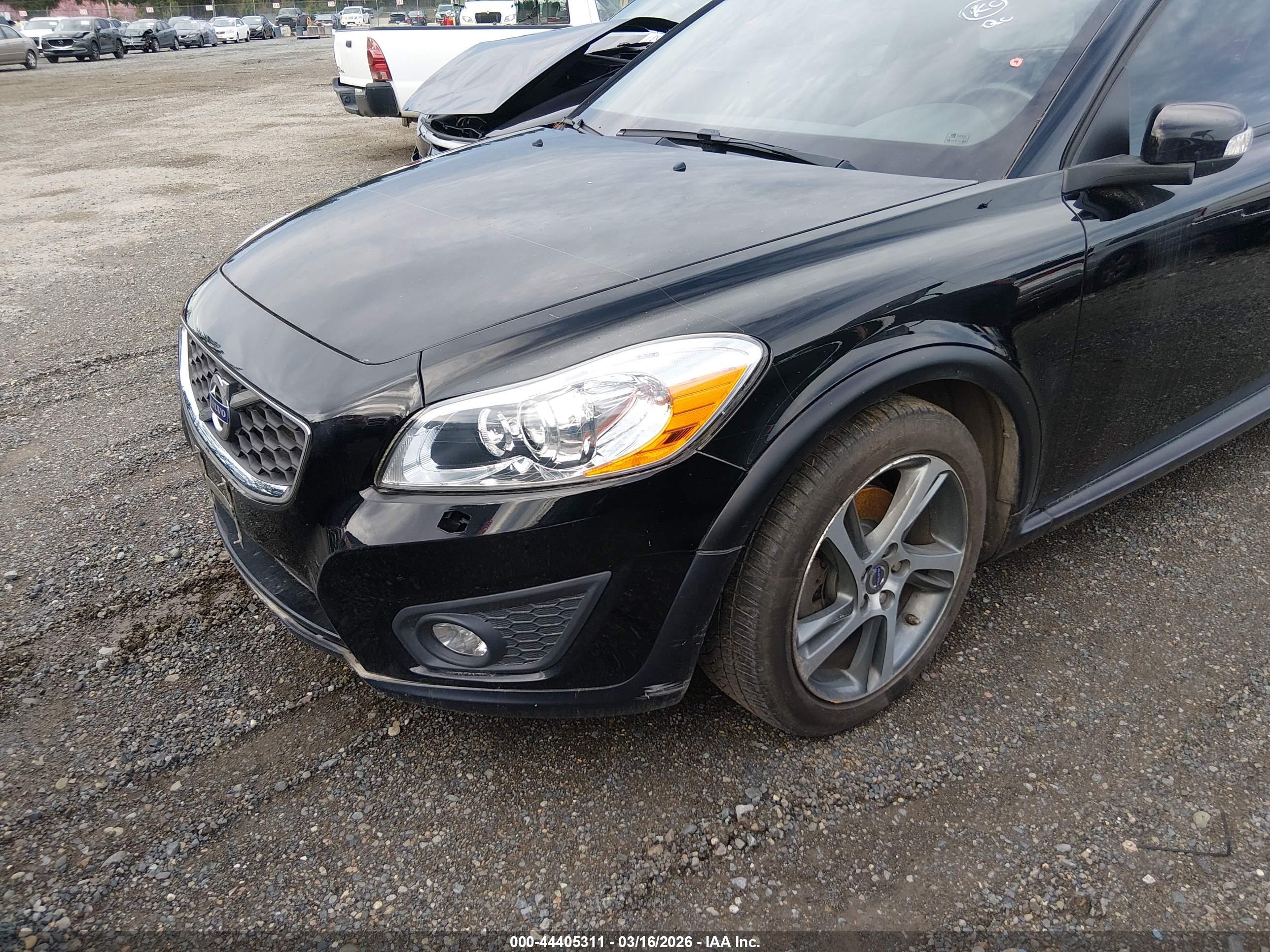 VOLVO C30 image 6