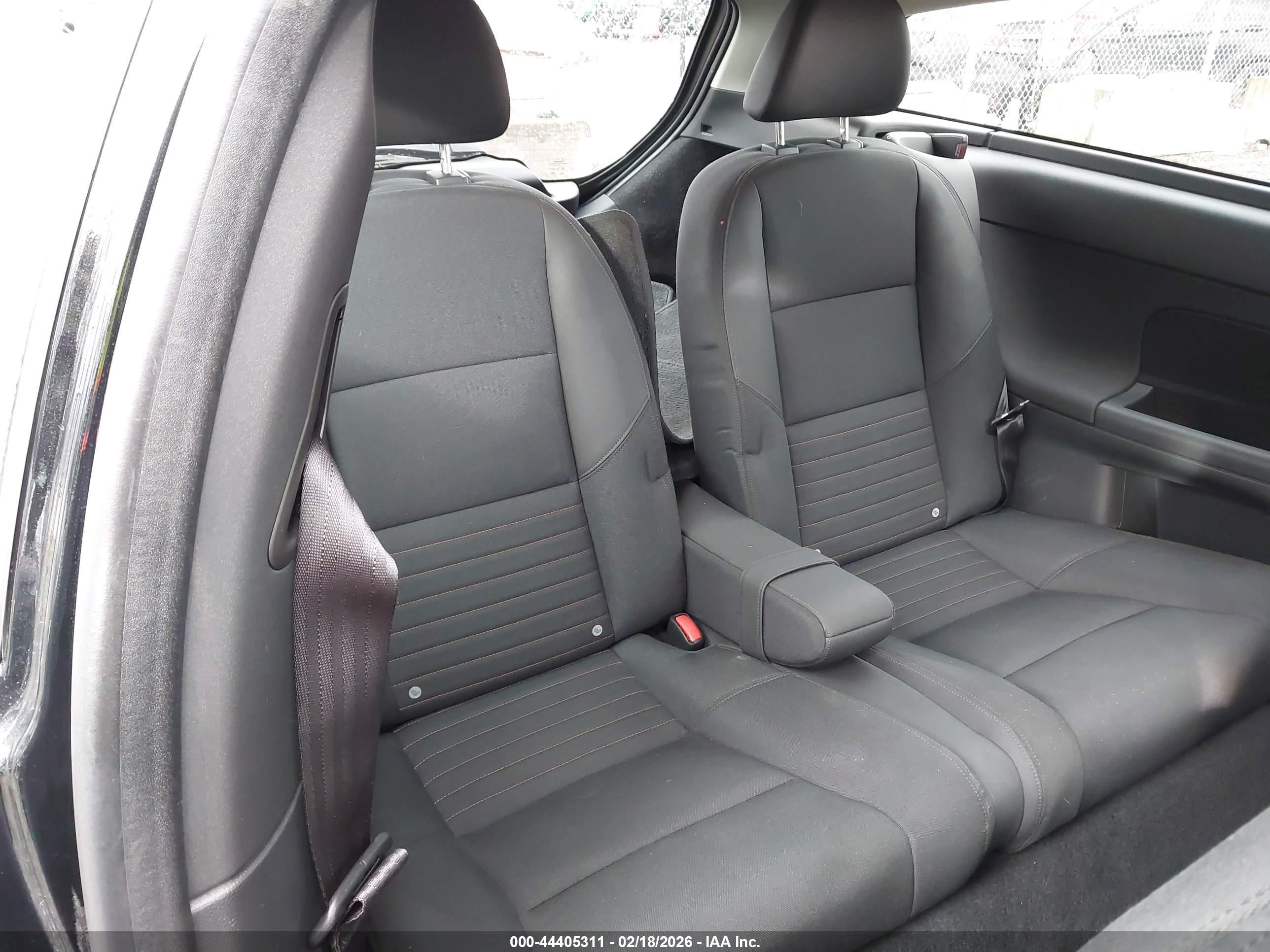VOLVO C30 image 8