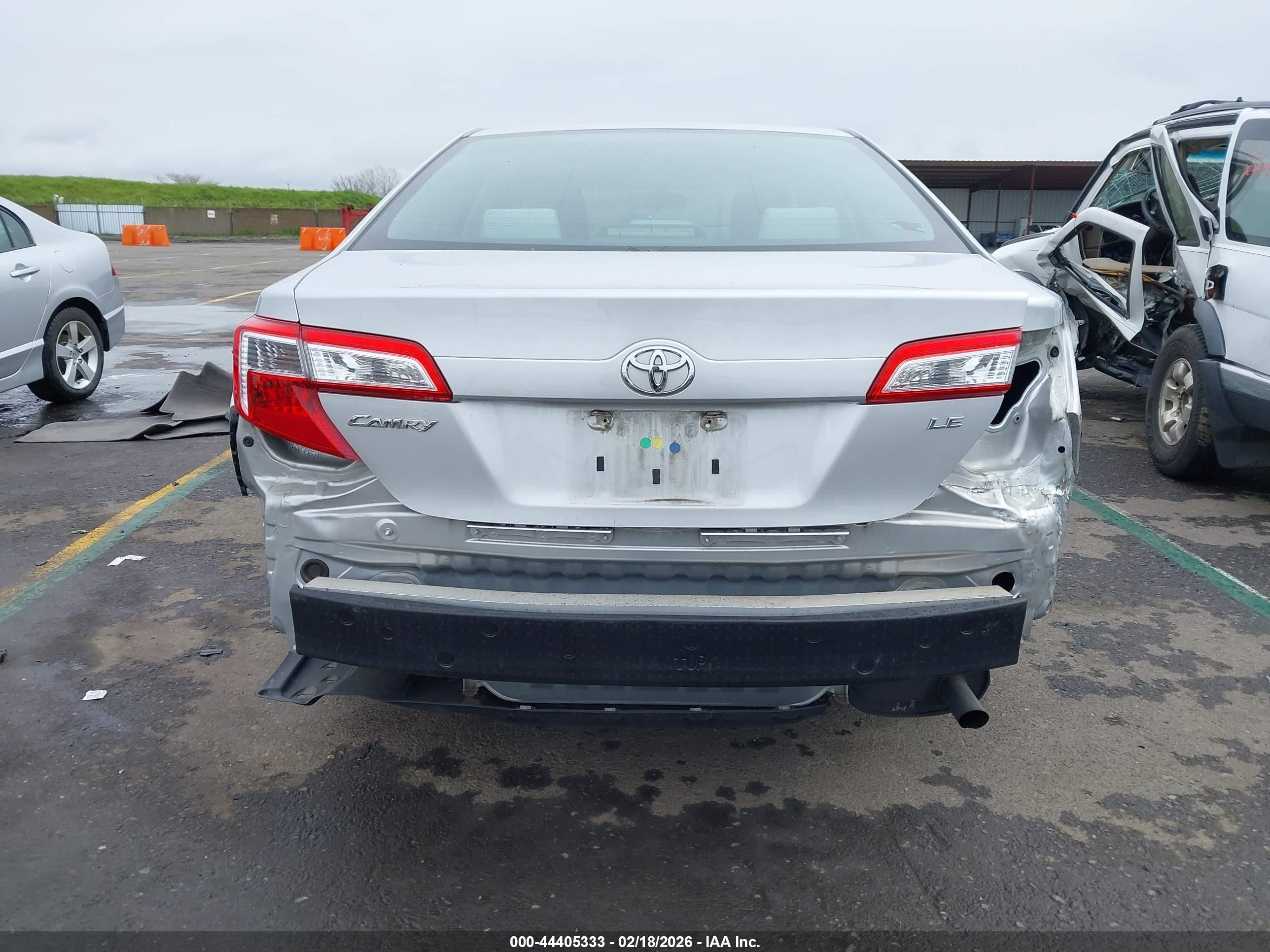 TOYOTA CAMRY image 6
