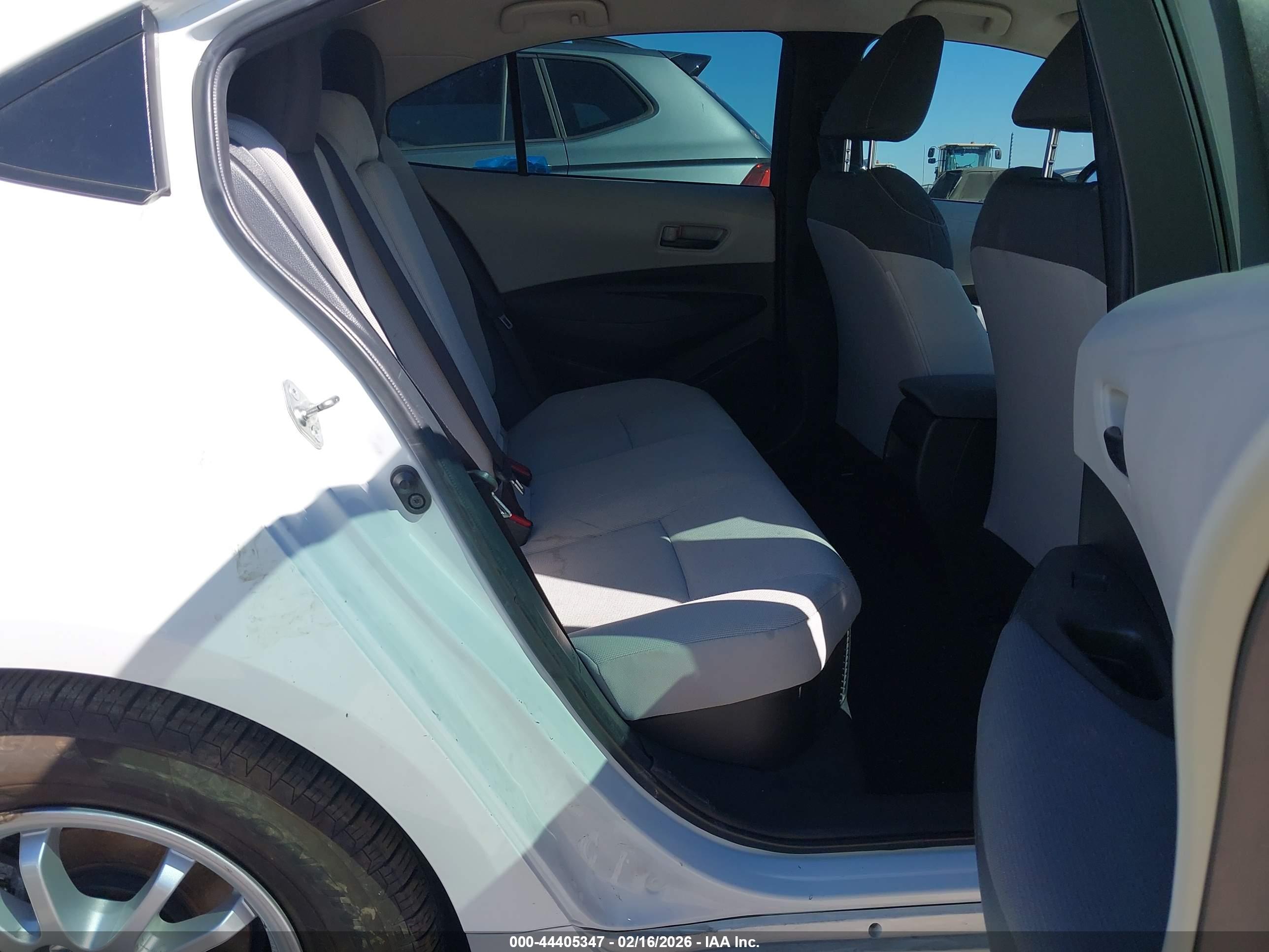 TOYOTA COROLLA image 8