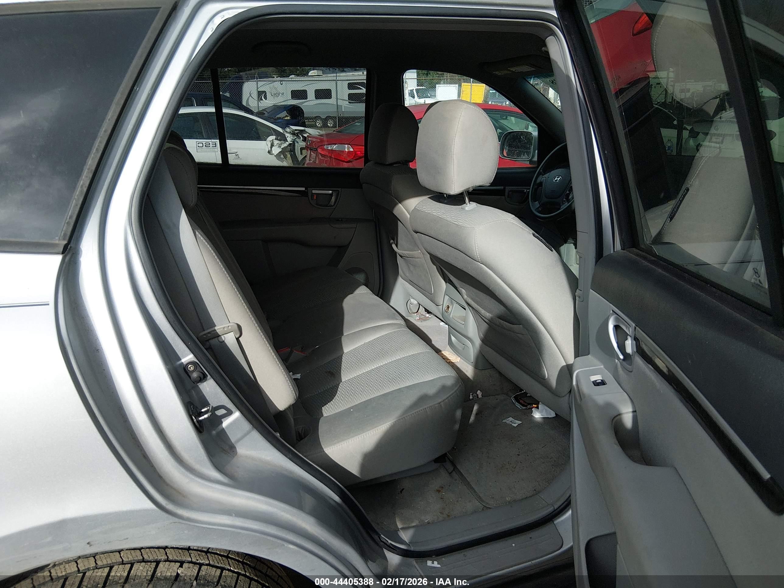 HYUNDAI SANTA image 8