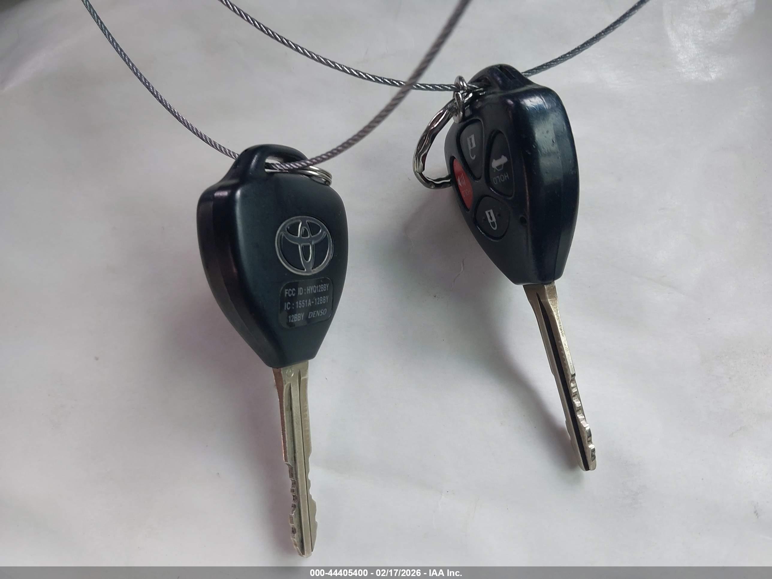 TOYOTA CAMRY image 11