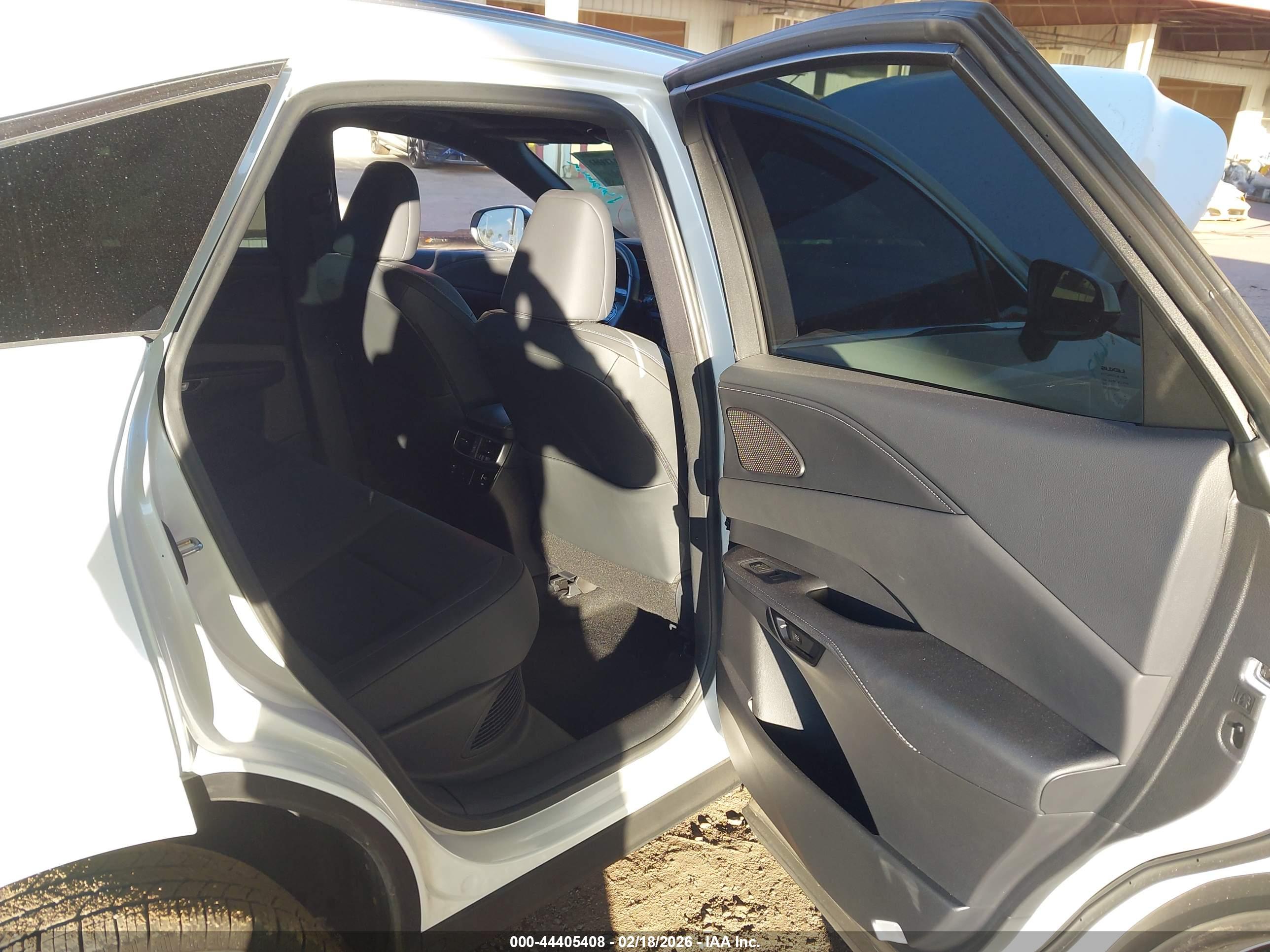 LEXUS RX image 8