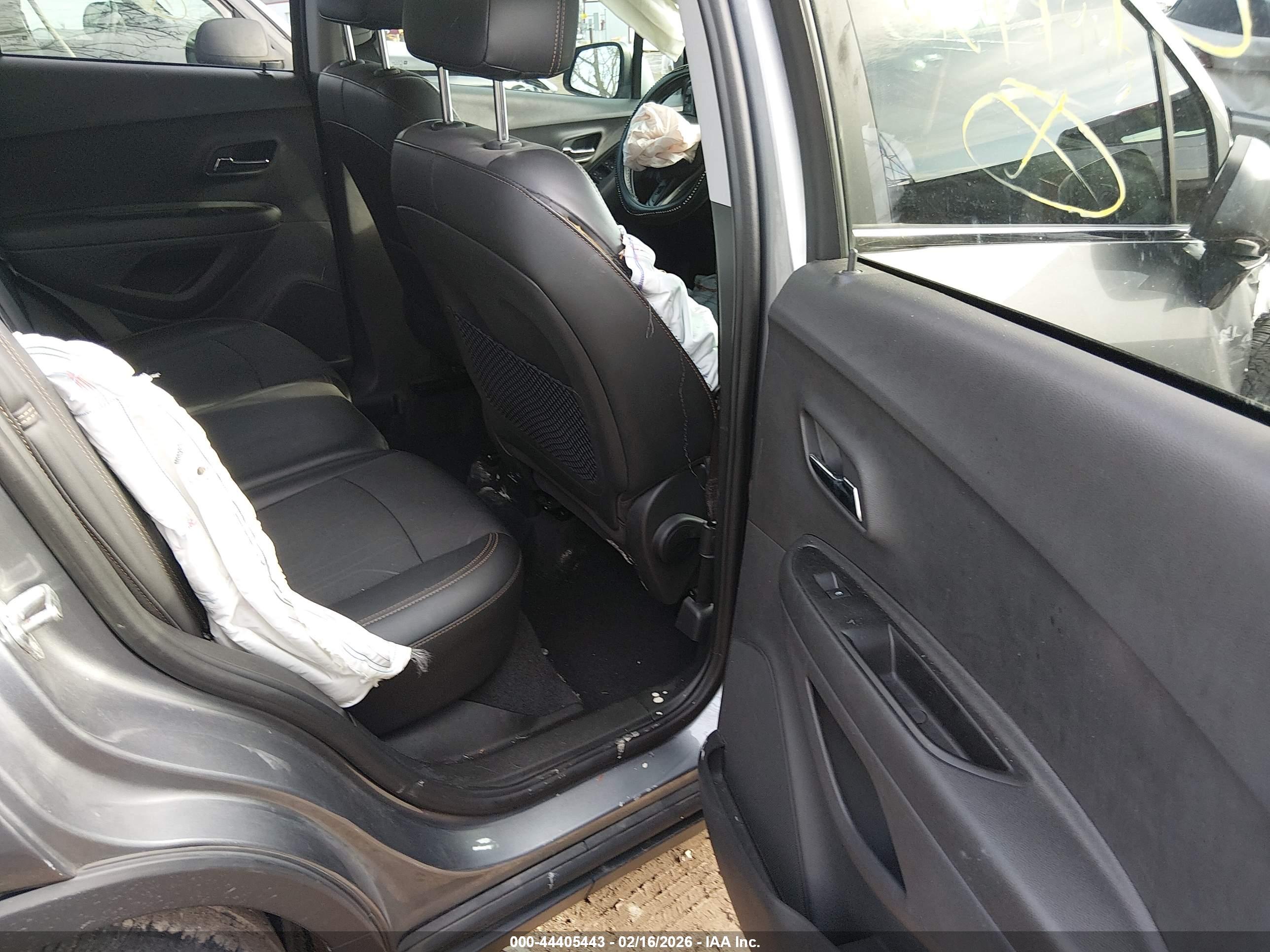 CHEVROLET TRAX image 8