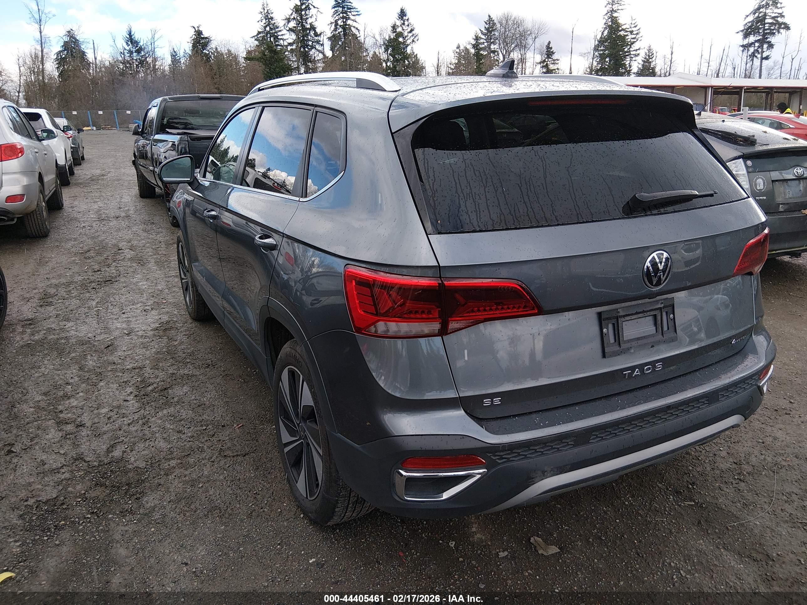 VOLKSWAGEN TAOS image 3