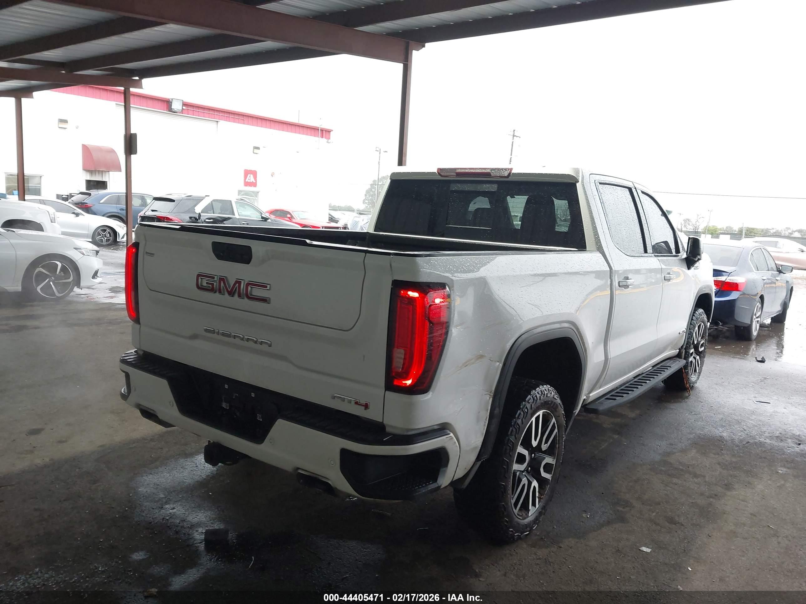 GMC SIERRA image 4
