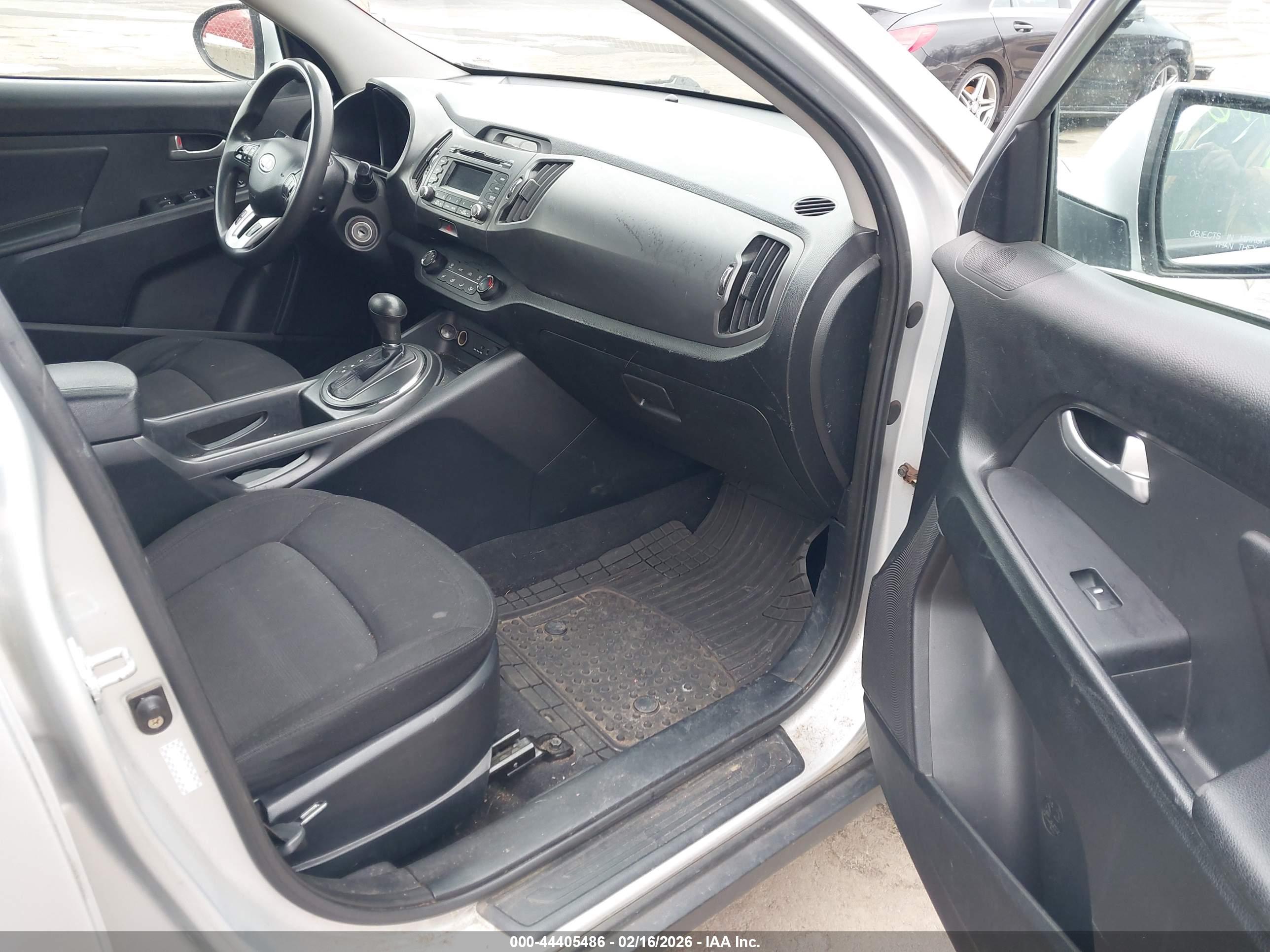KIA SPORTAGE image 5