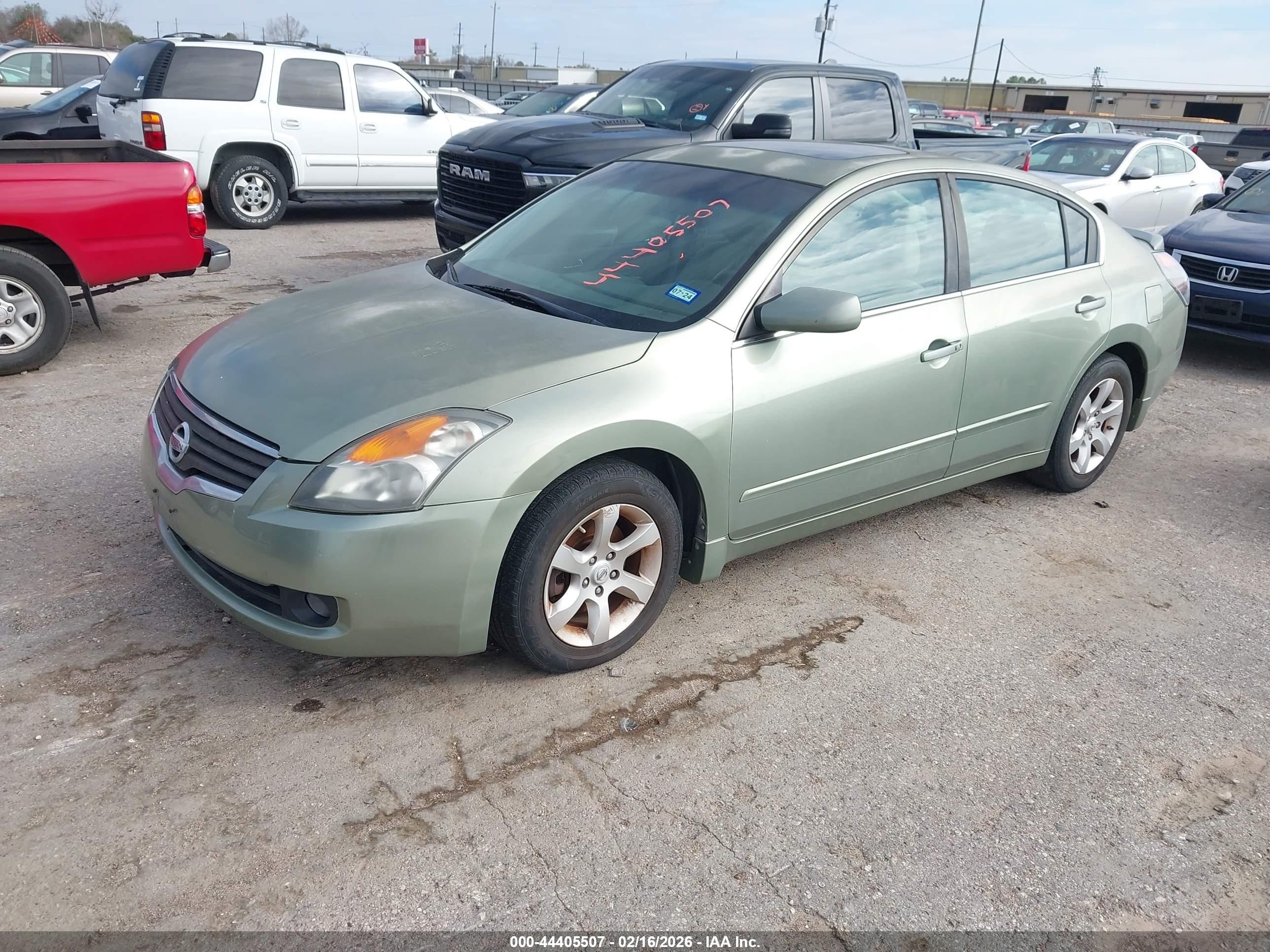 NISSAN ALTIMA image 2