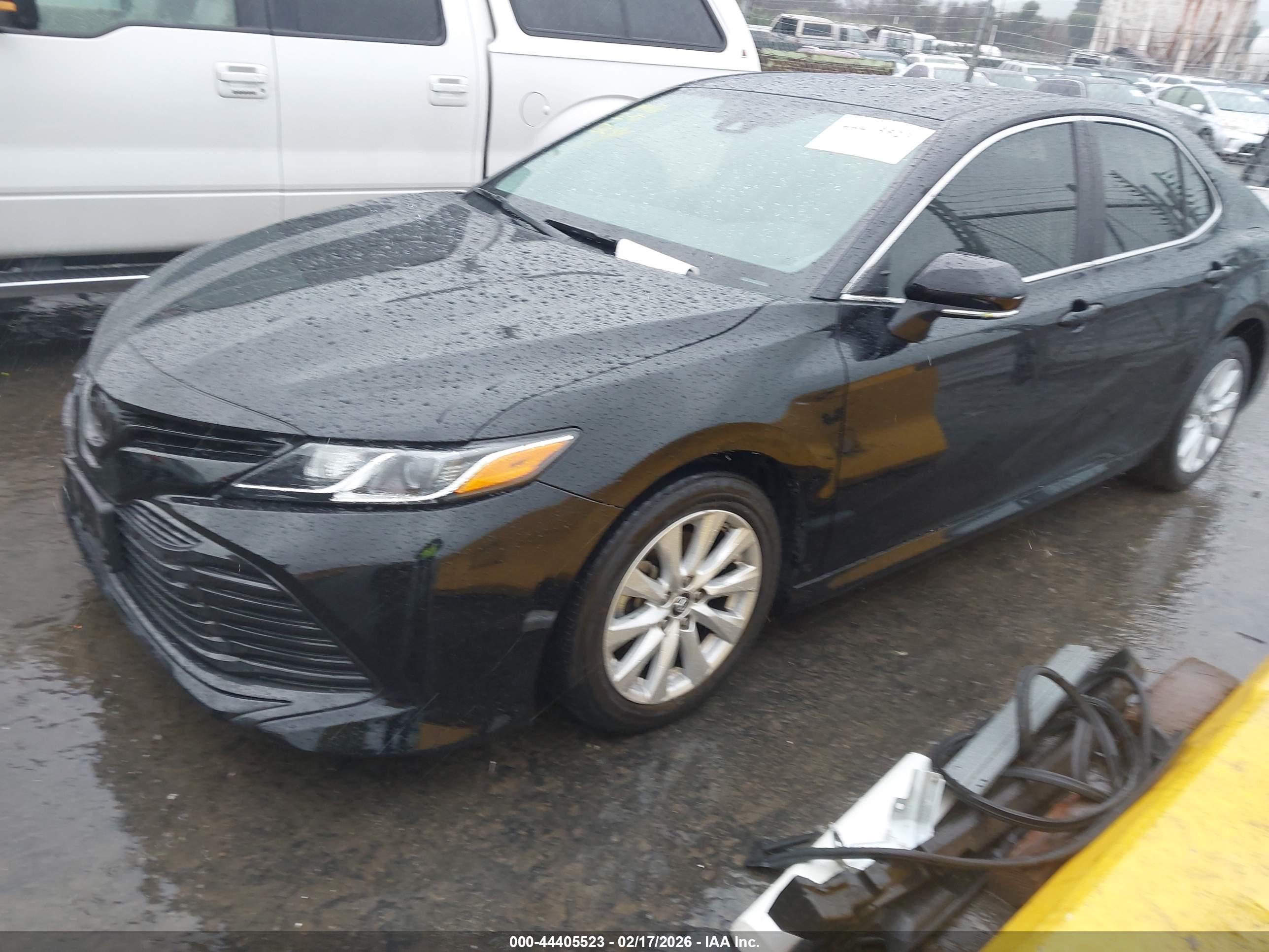 TOYOTA CAMRY image 2