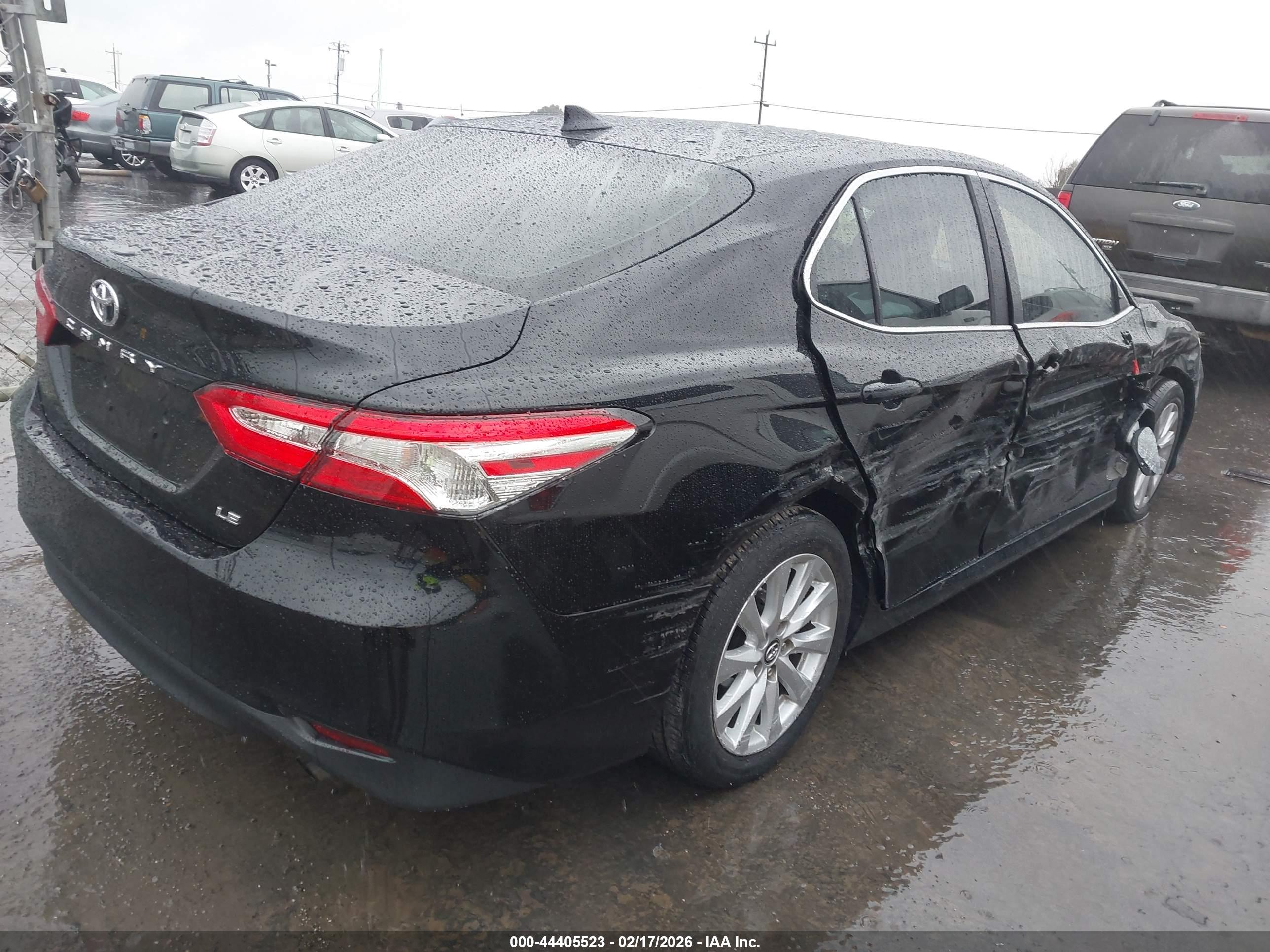 TOYOTA CAMRY image 4