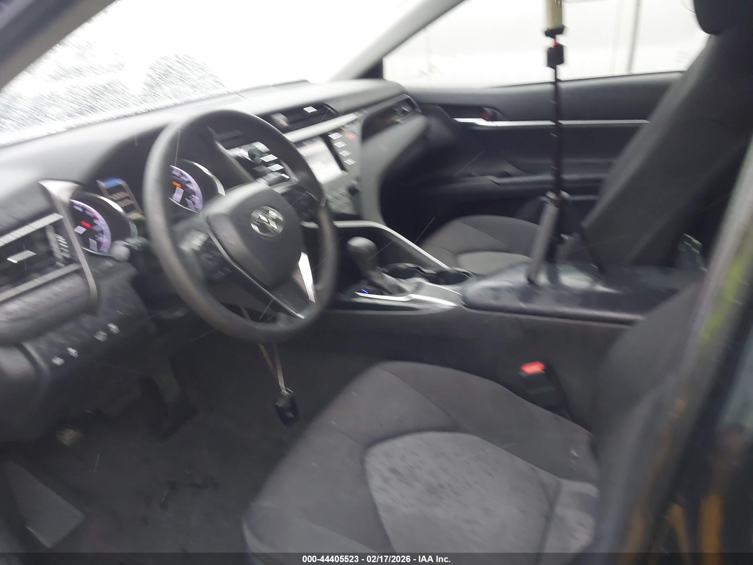 TOYOTA CAMRY image 5