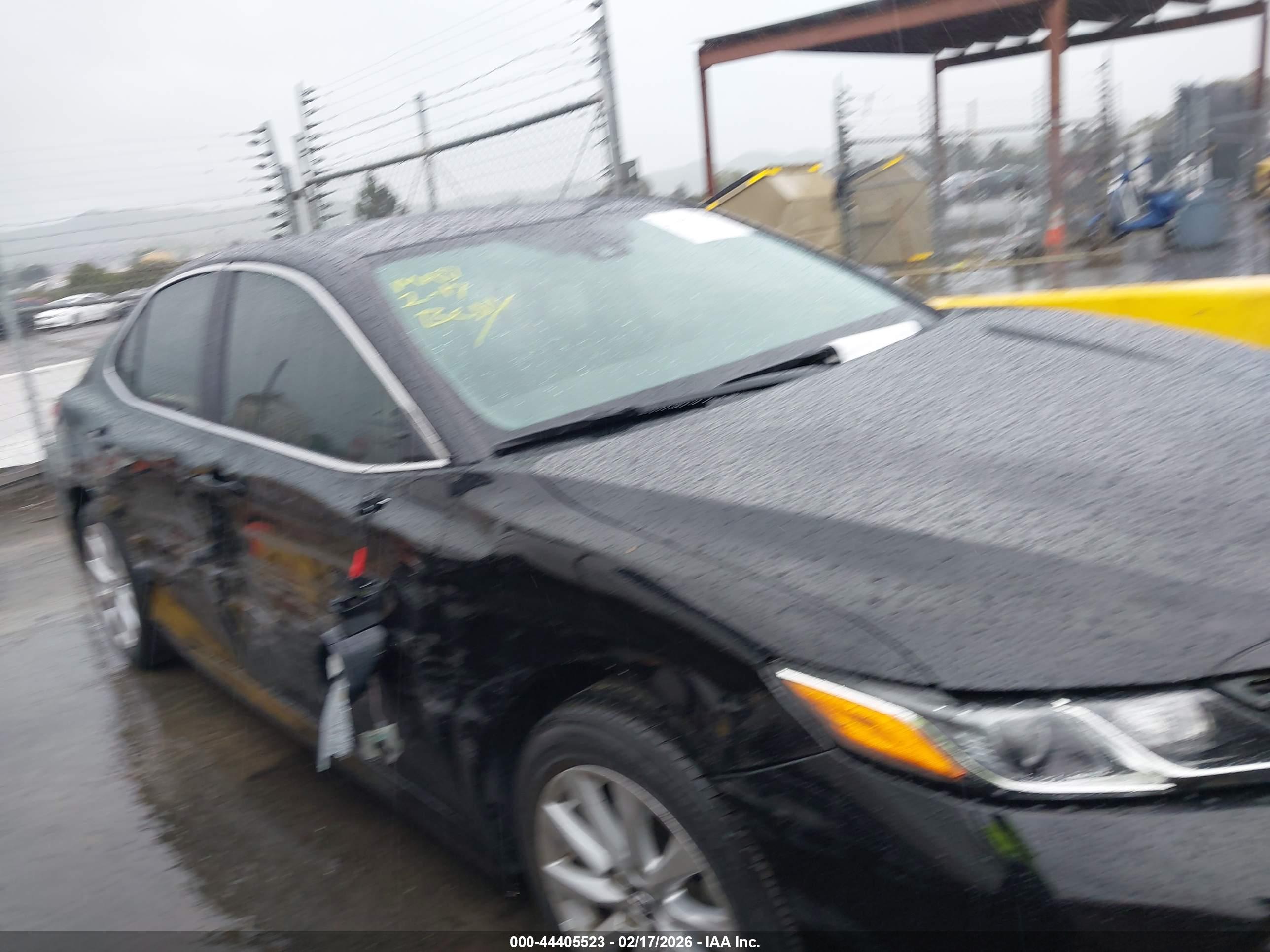 TOYOTA CAMRY image 6