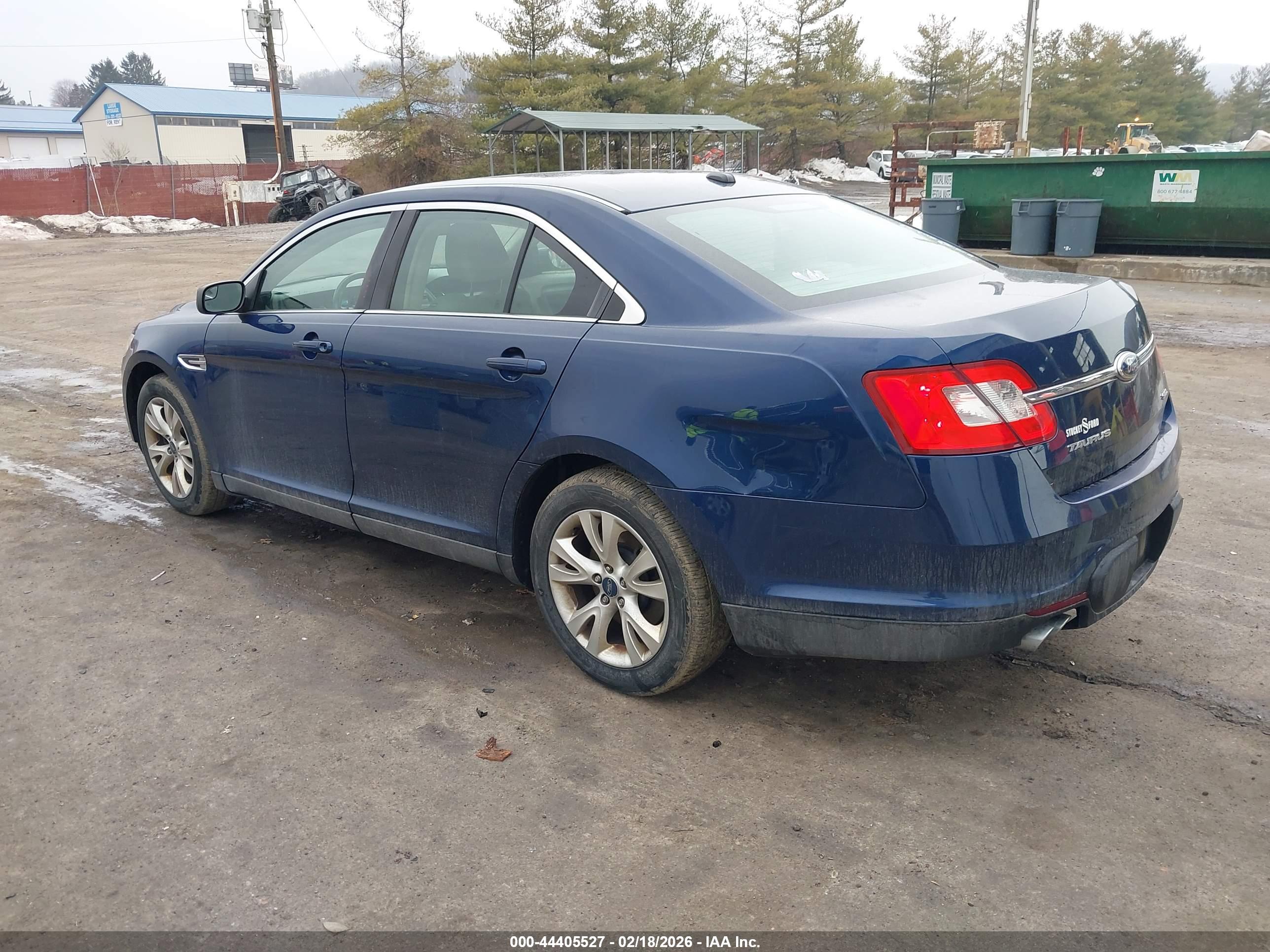 FORD TAURUS image 3