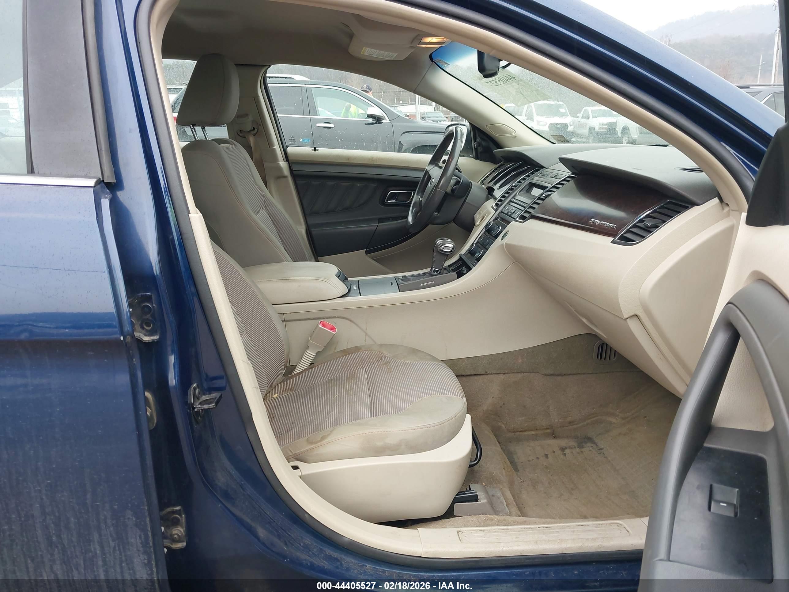 FORD TAURUS image 5