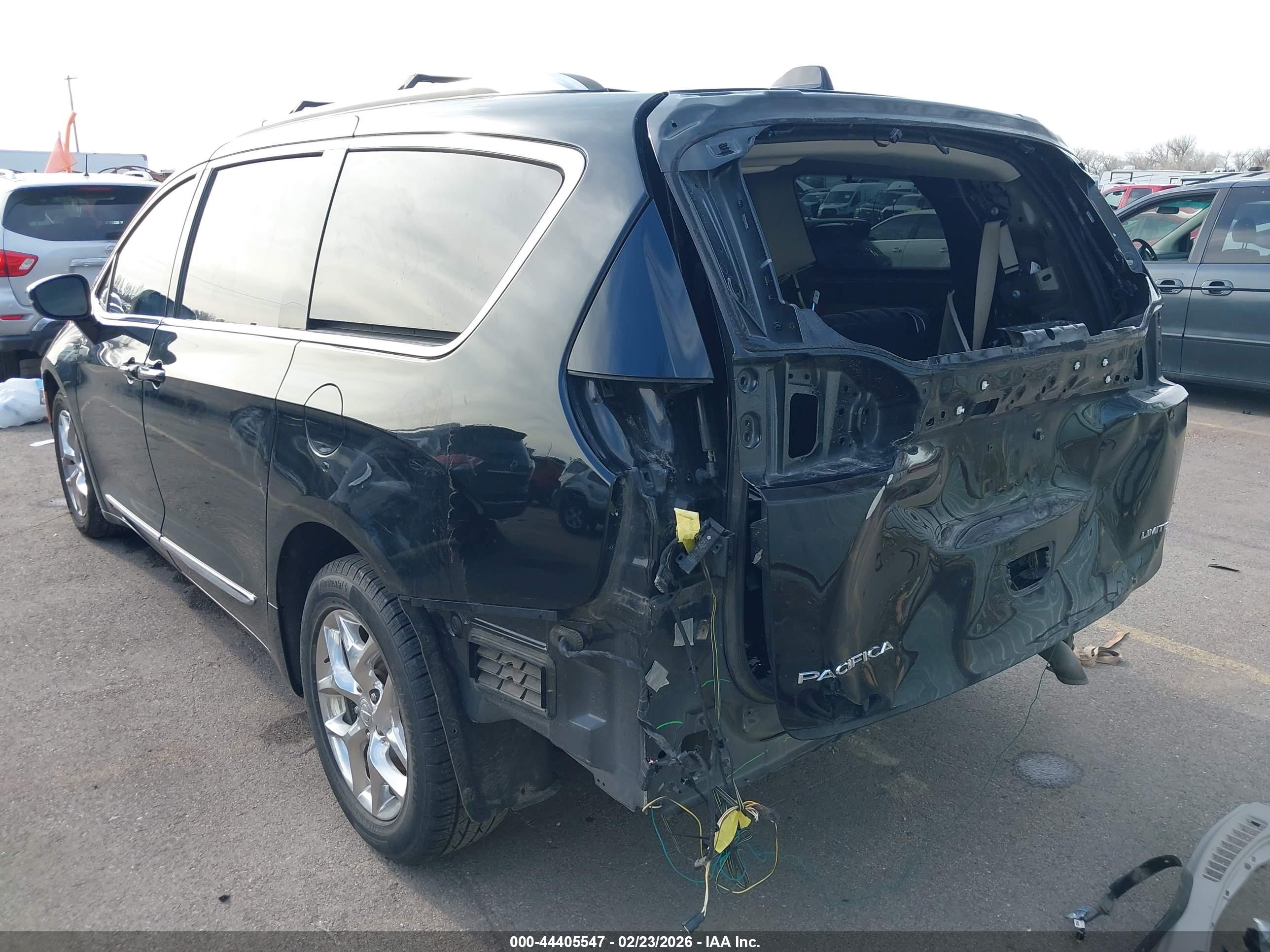 CHRYSLER PACIFICA image 6