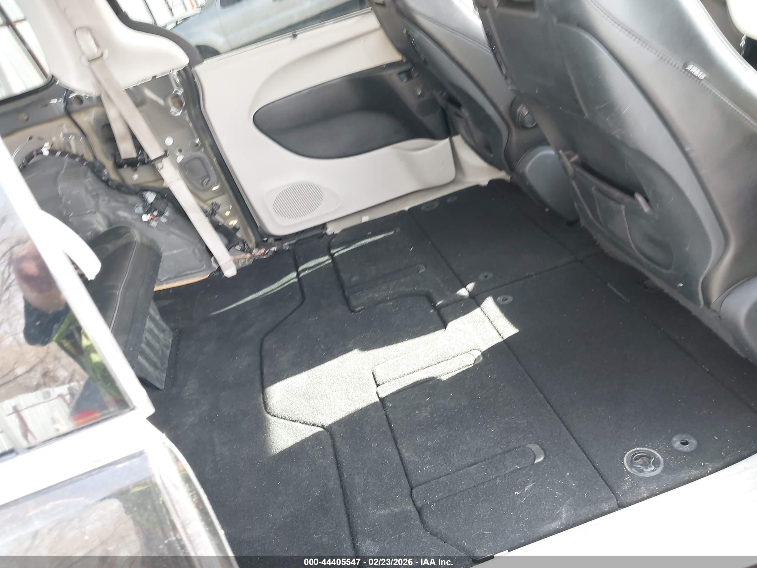 CHRYSLER PACIFICA image 8