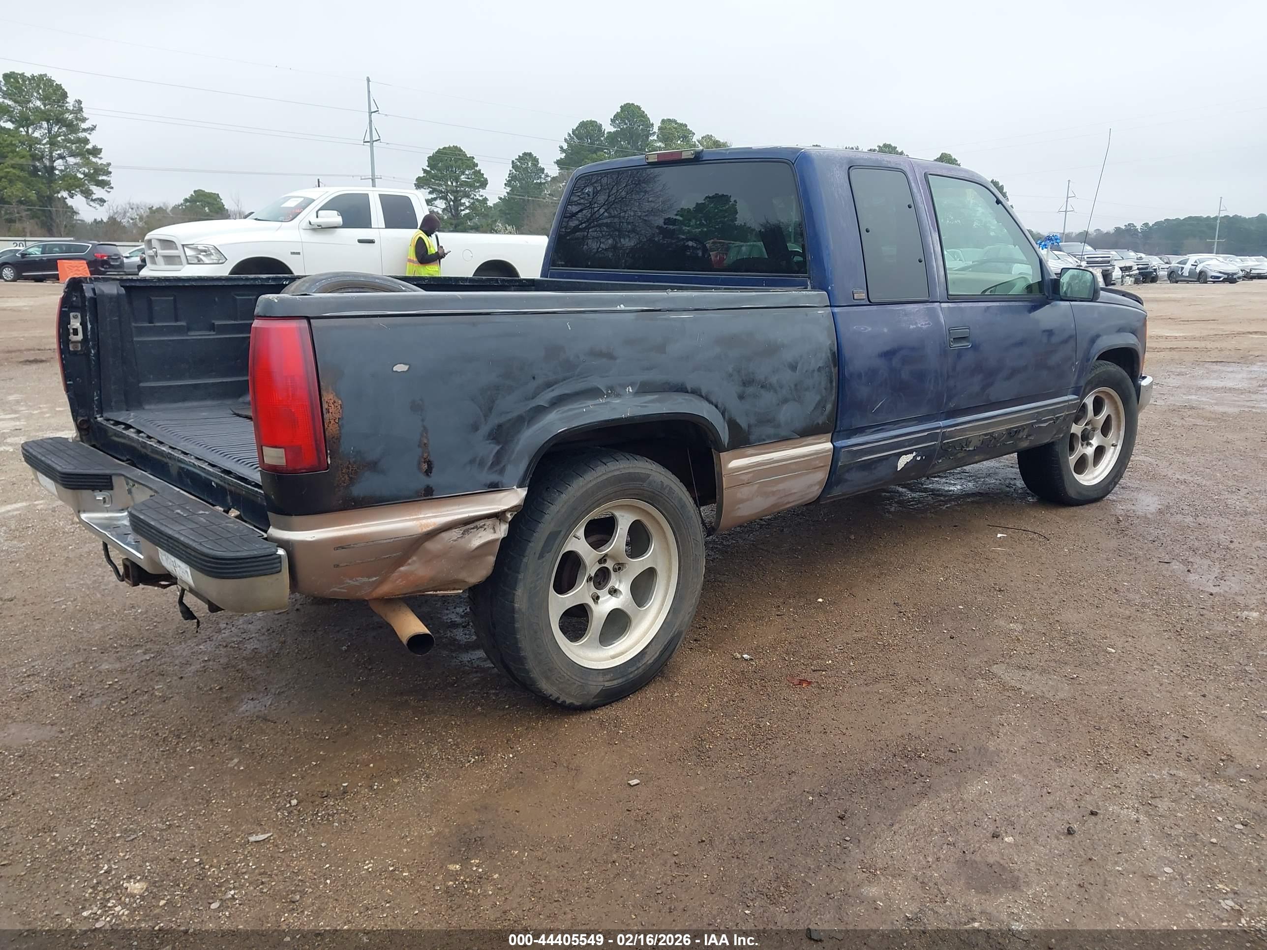 CHEVROLET GMT-400 image 4