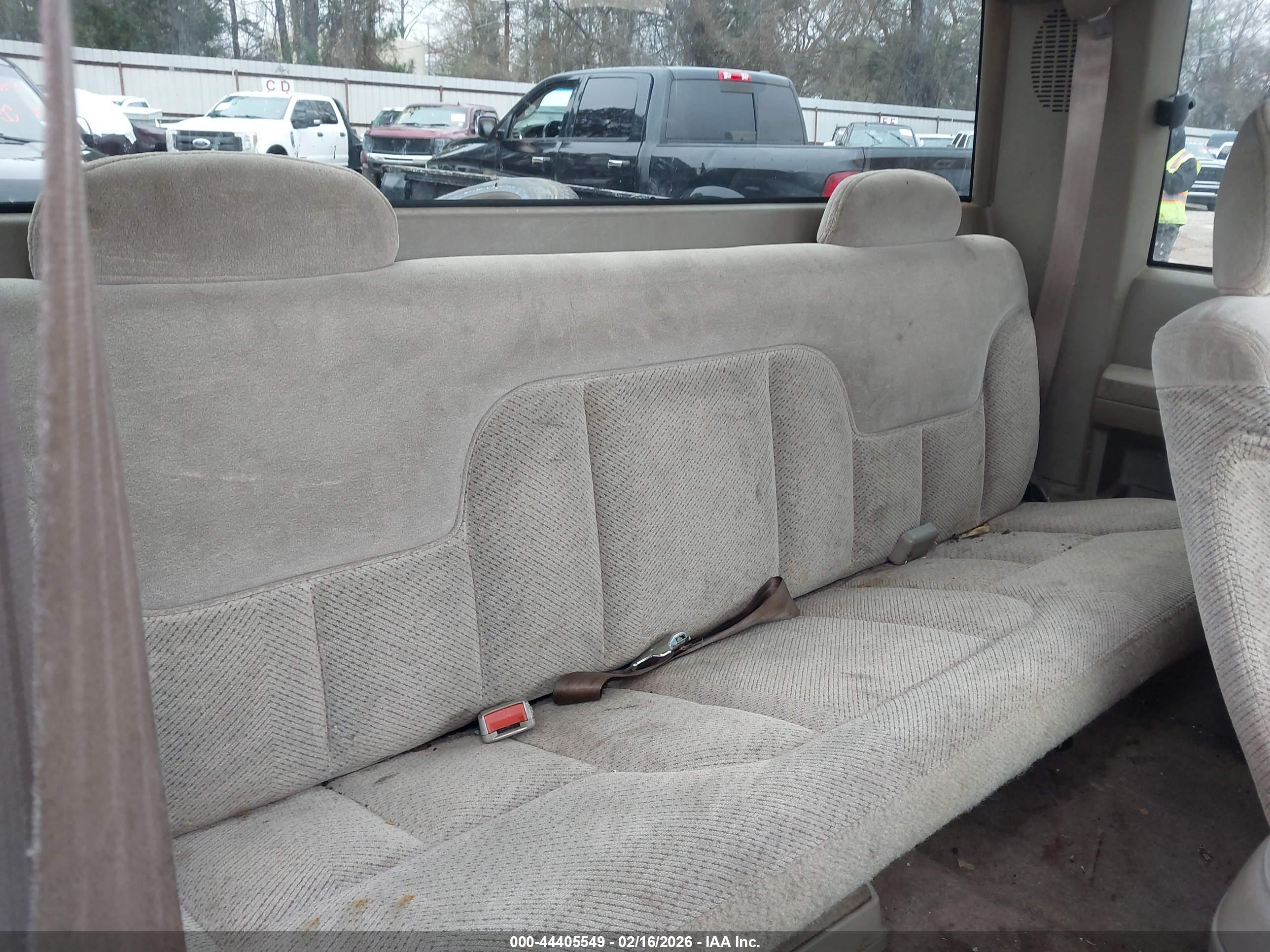 CHEVROLET GMT-400 image 8